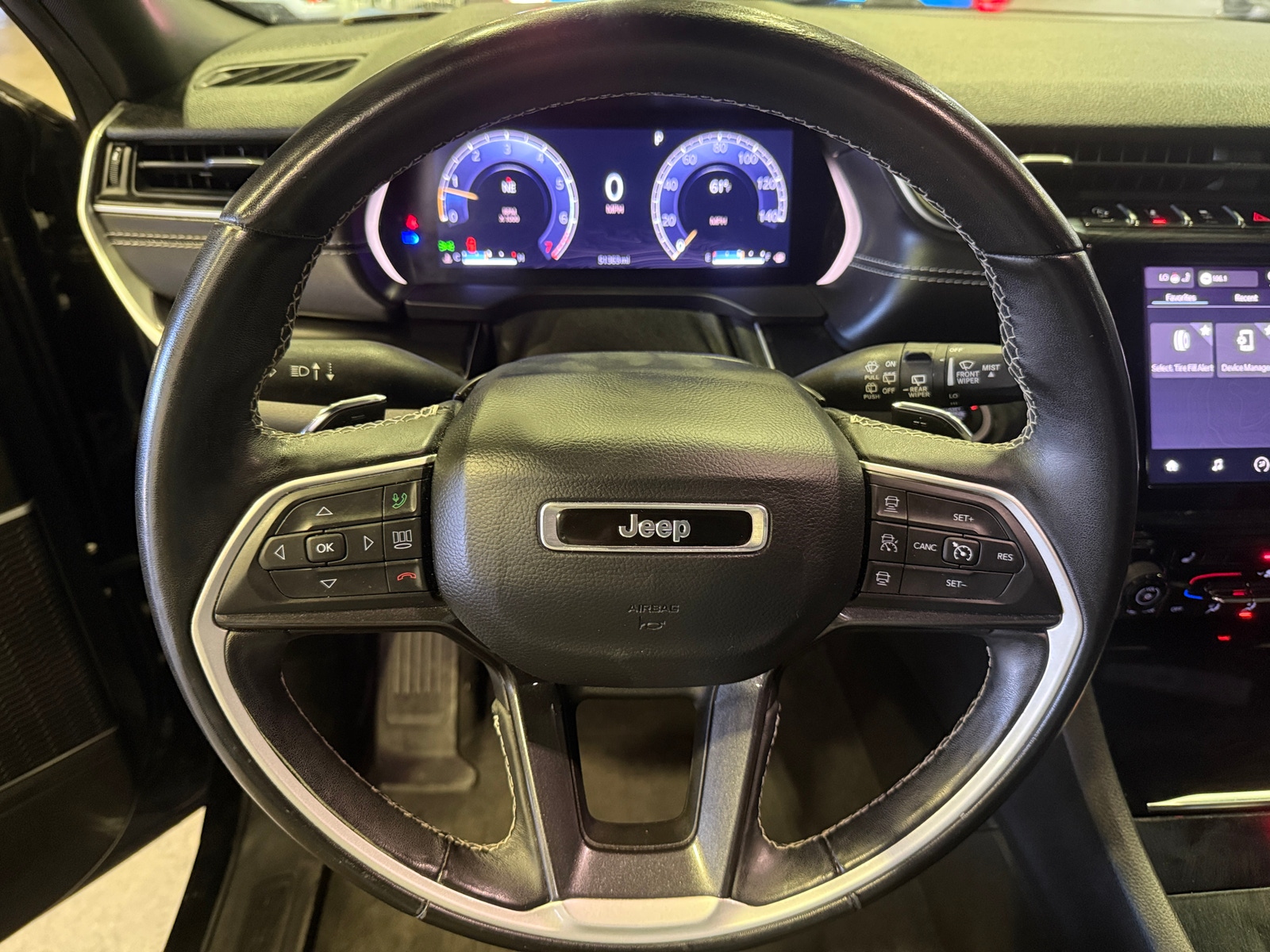 Thumbnail: 2022 Jeep Grand Cherokee L - 4