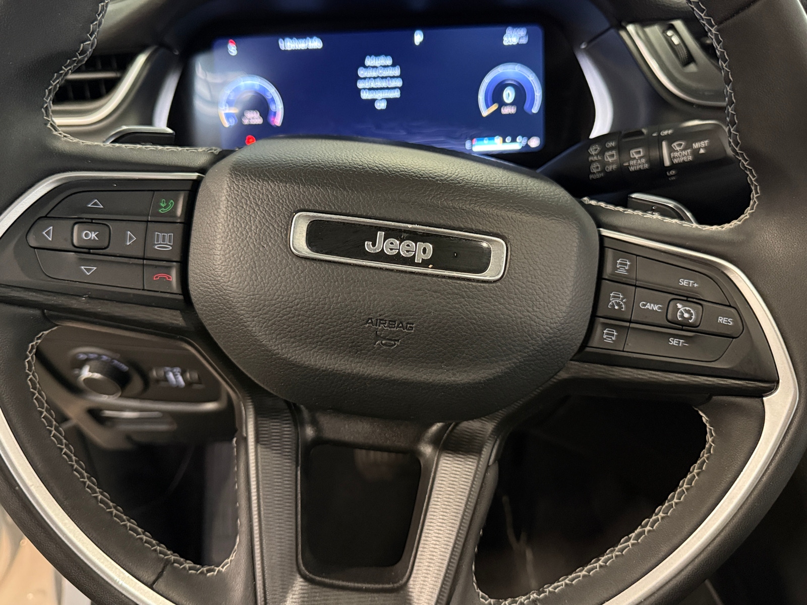 Thumbnail: 2024 Jeep Grand Cherokee - 5