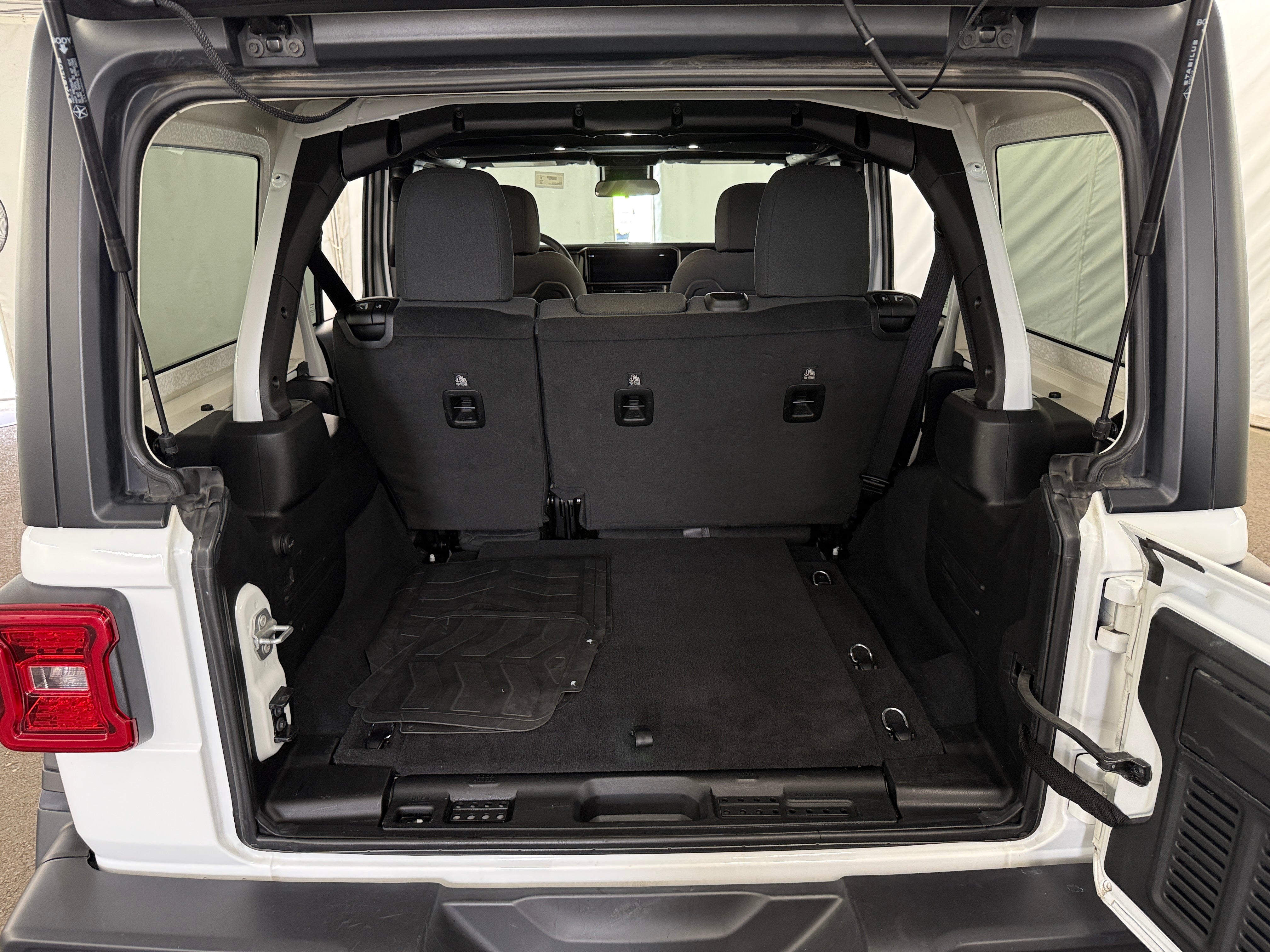 2025 Jeep Wrangler 4-Door Rubicon - Photo 2