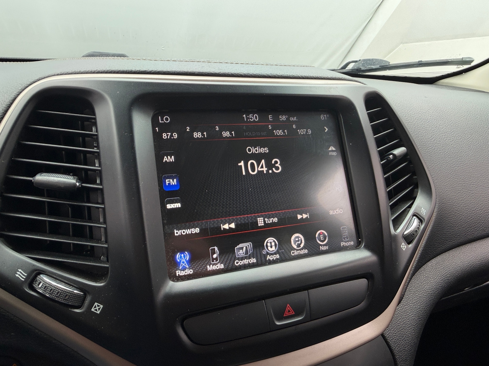 Thumbnail: 2017 Jeep Cherokee - 3