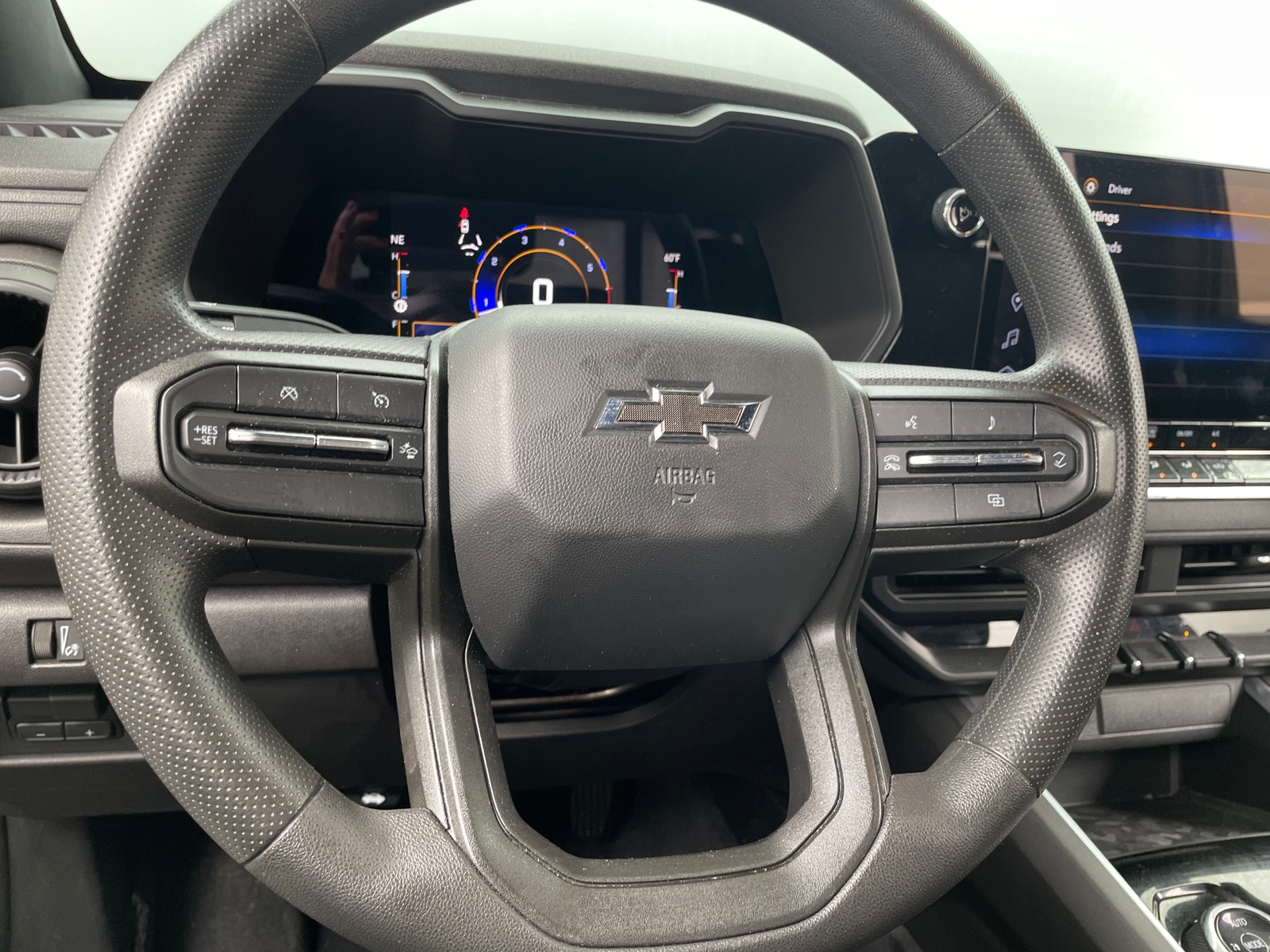 Thumbnail: 2023 Chevrolet Colorado - 5