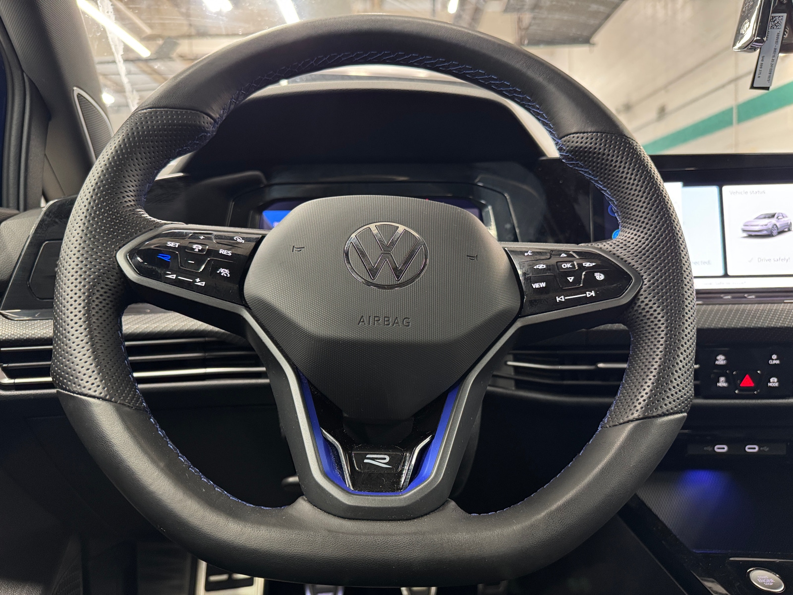 Thumbnail: 2024 Volkswagen Golf - 4