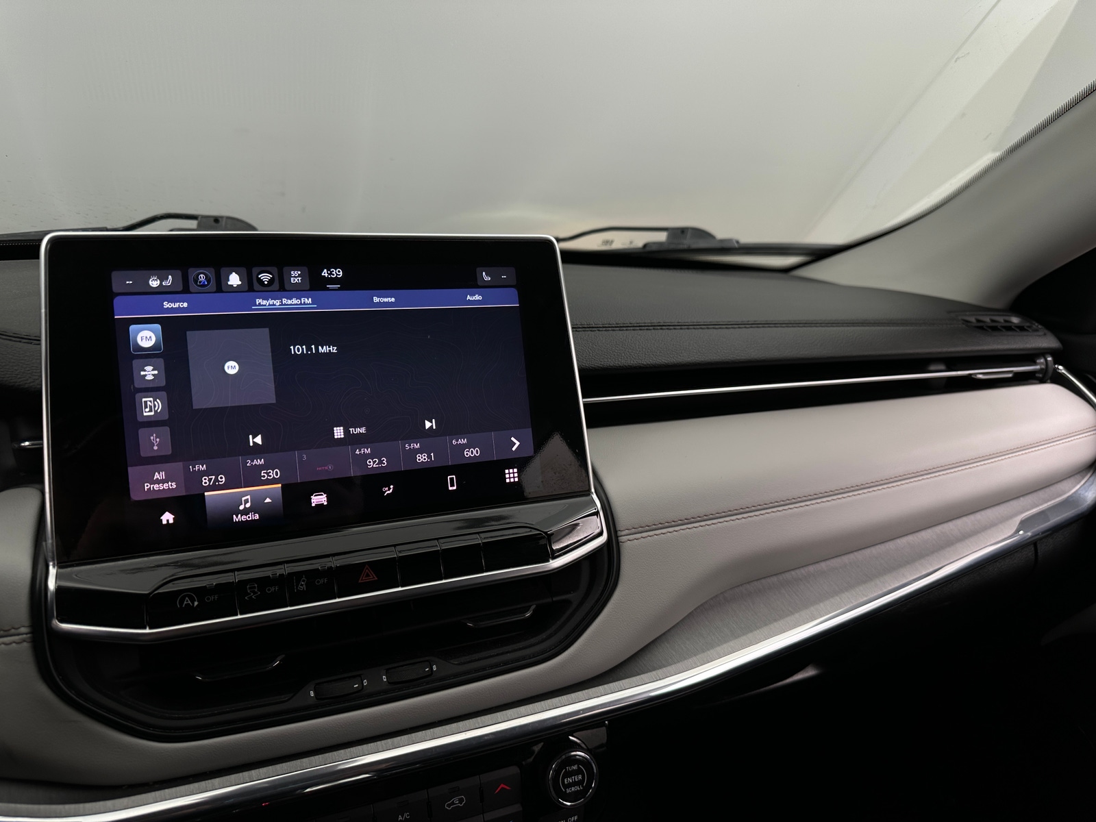Thumbnail: 2022 Jeep Compass - 3