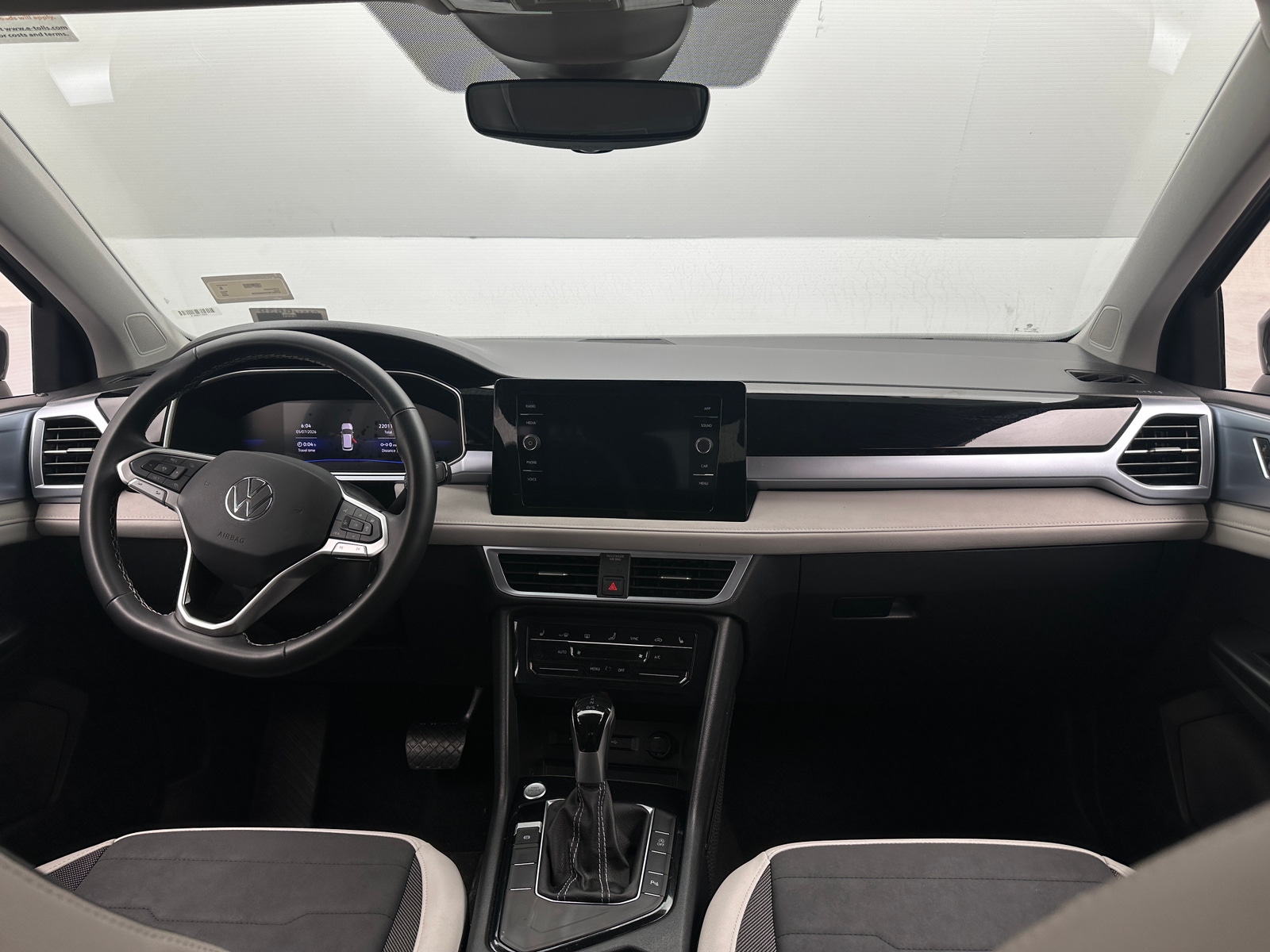 Thumbnail: 2025 Volkswagen Taos - 3