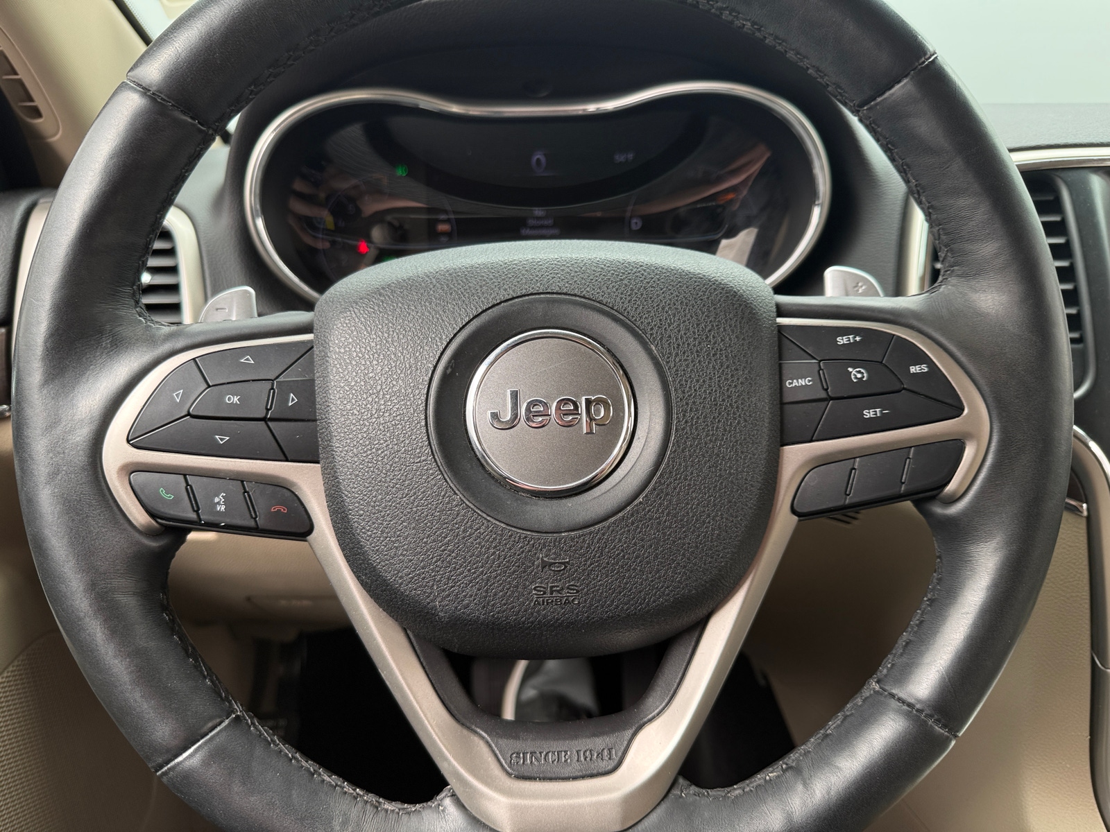 Thumbnail: 2017 Jeep Grand Cherokee - 4