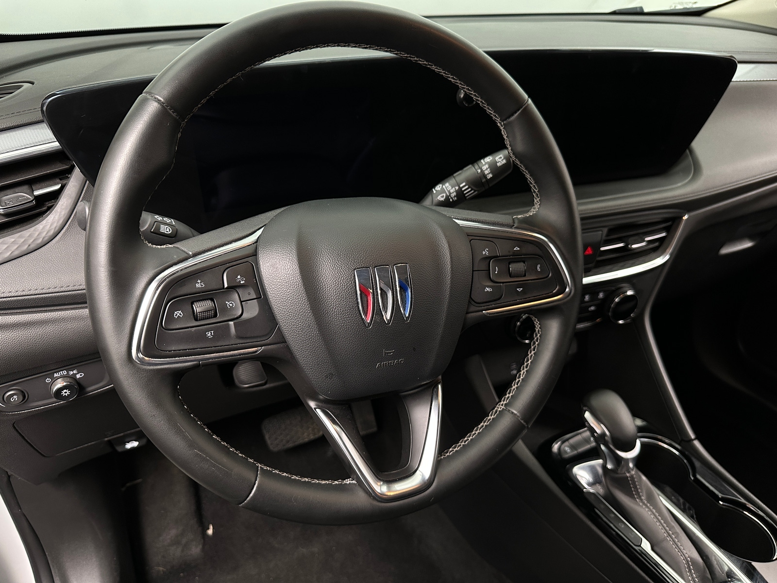 Thumbnail: 2025 Buick Encore GX - 4