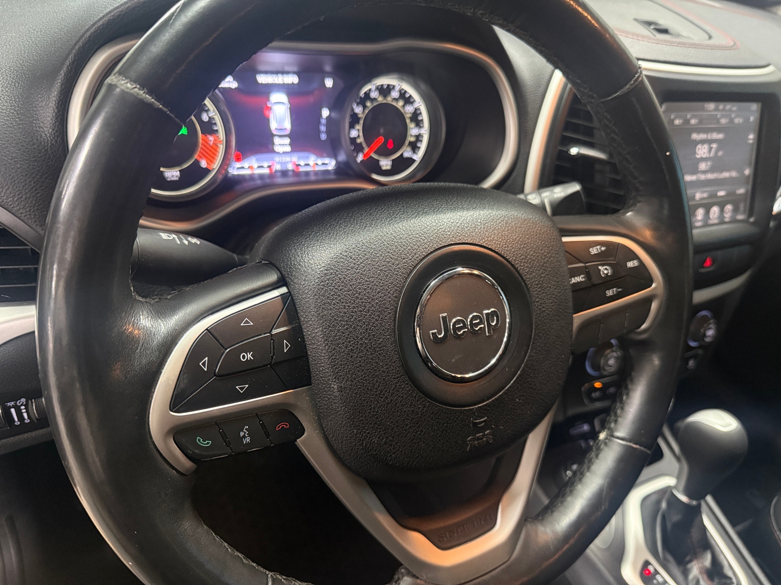 Thumbnail: 2015 Jeep Cherokee - 5