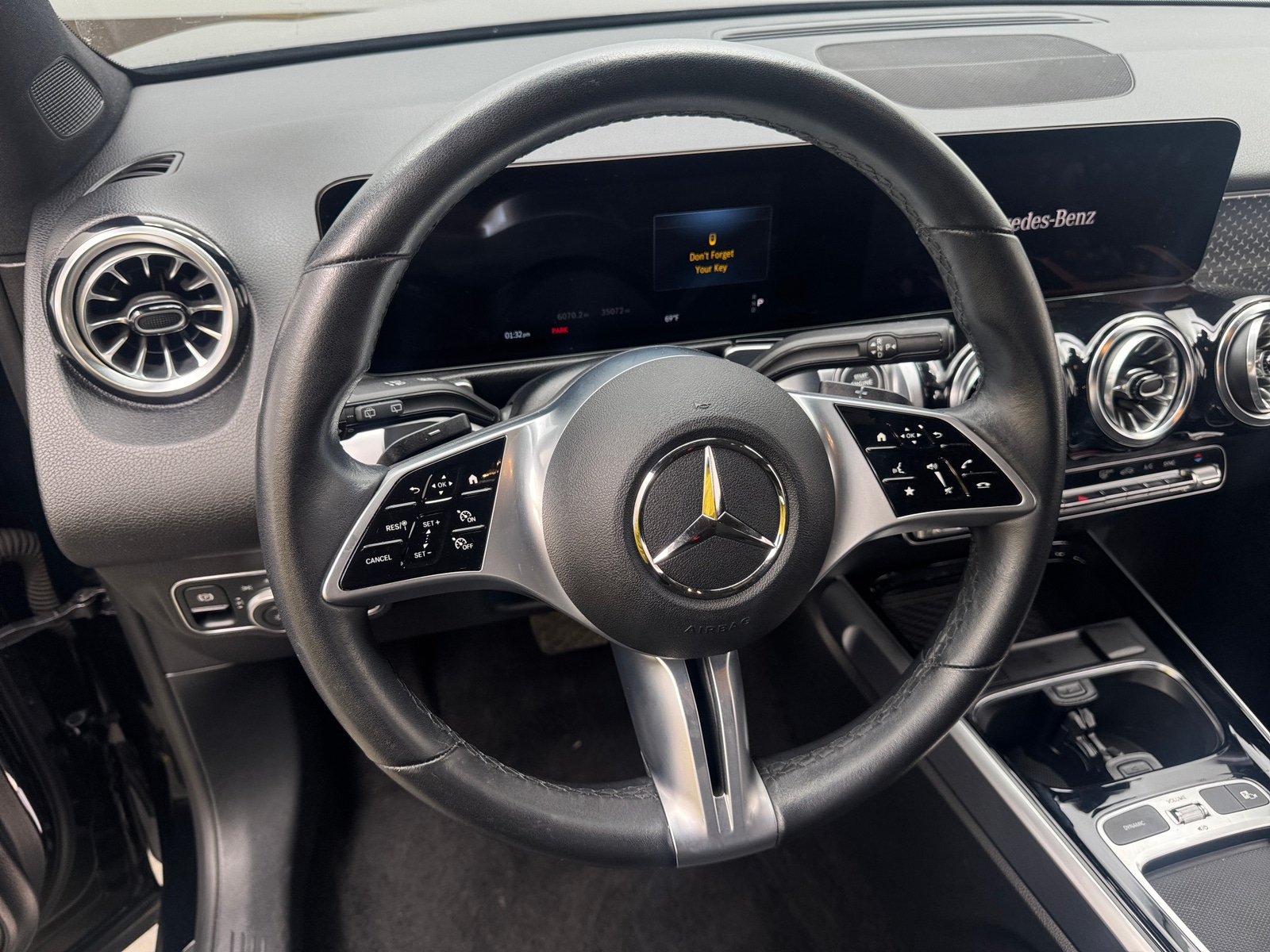 Thumbnail: 2024 Mercedes-Benz GLB - 4