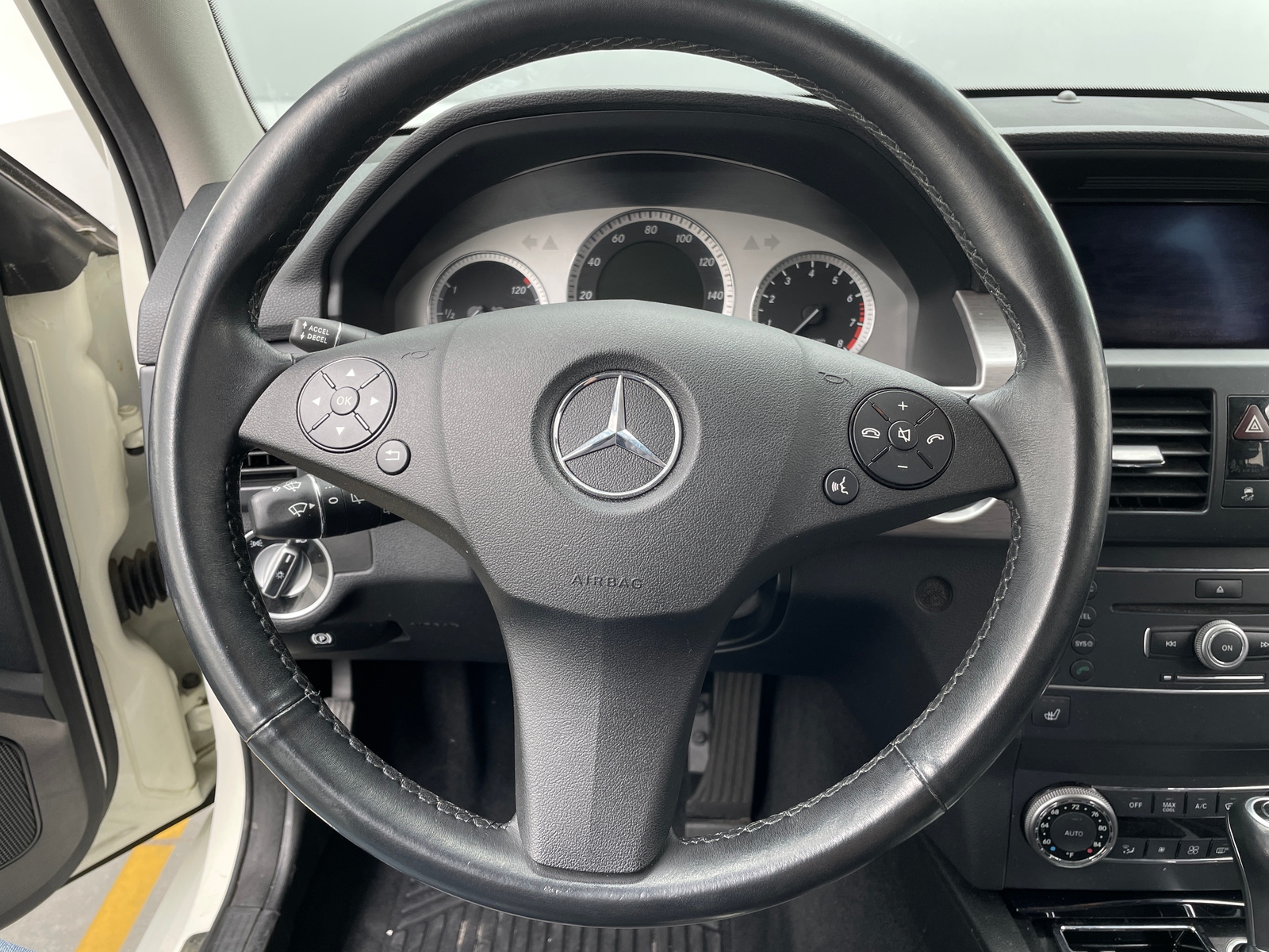 Thumbnail: 2011 Mercedes-Benz GLK - 4