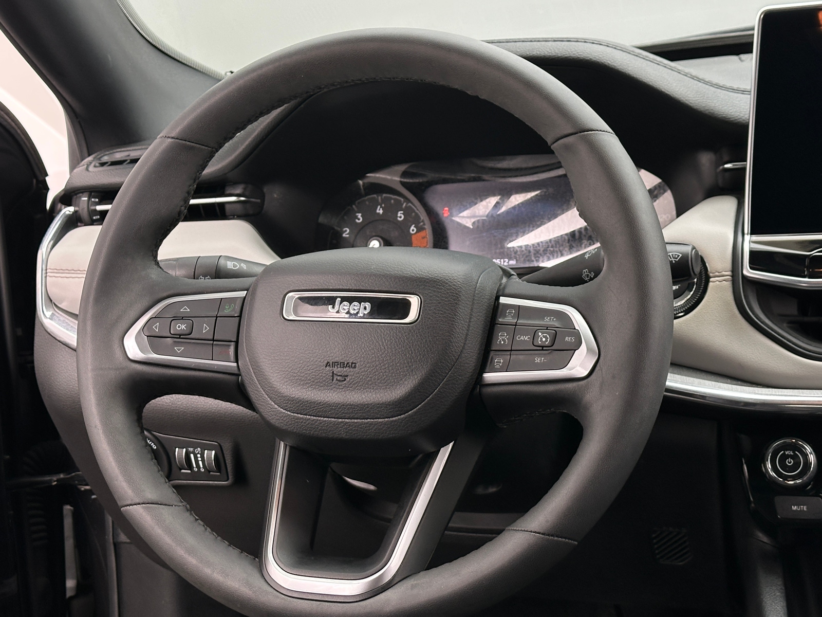 Thumbnail: 2023 Jeep Compass - 4