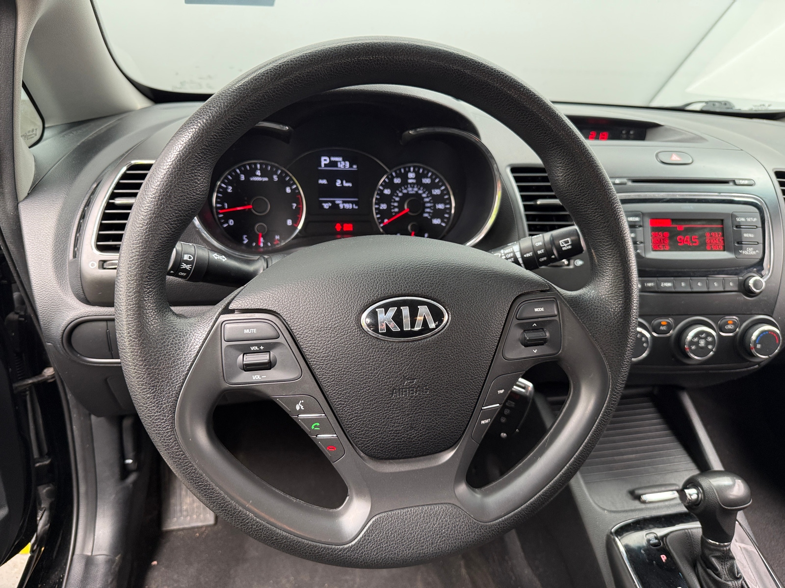 Thumbnail: 2017 Kia Forte - 5