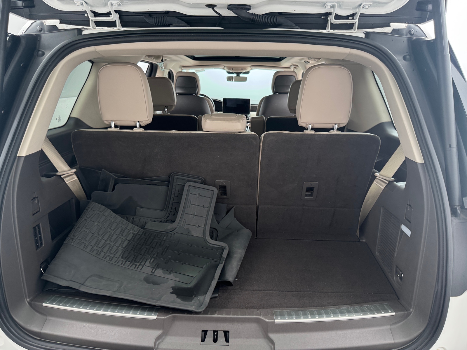 Thumbnail: 2023 Lincoln Navigator - 6