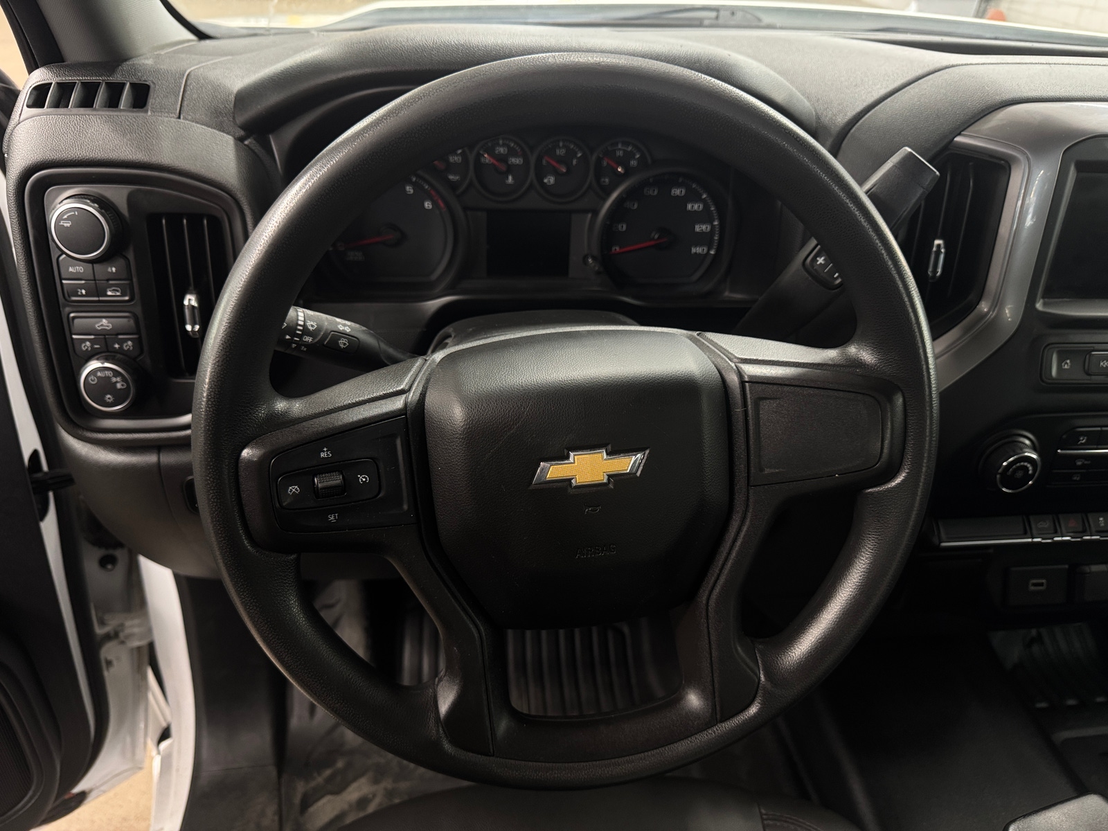 Thumbnail: 2020 Chevrolet Silverado 1500 - 5