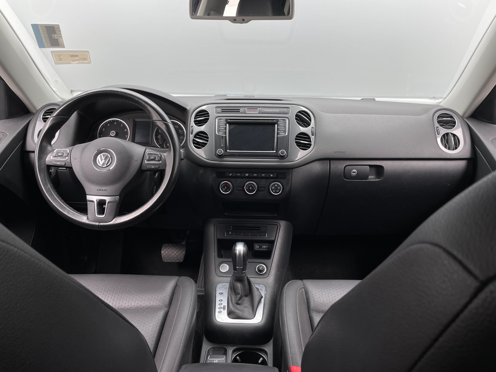 Thumbnail: 2017 Volkswagen Tiguan - 3