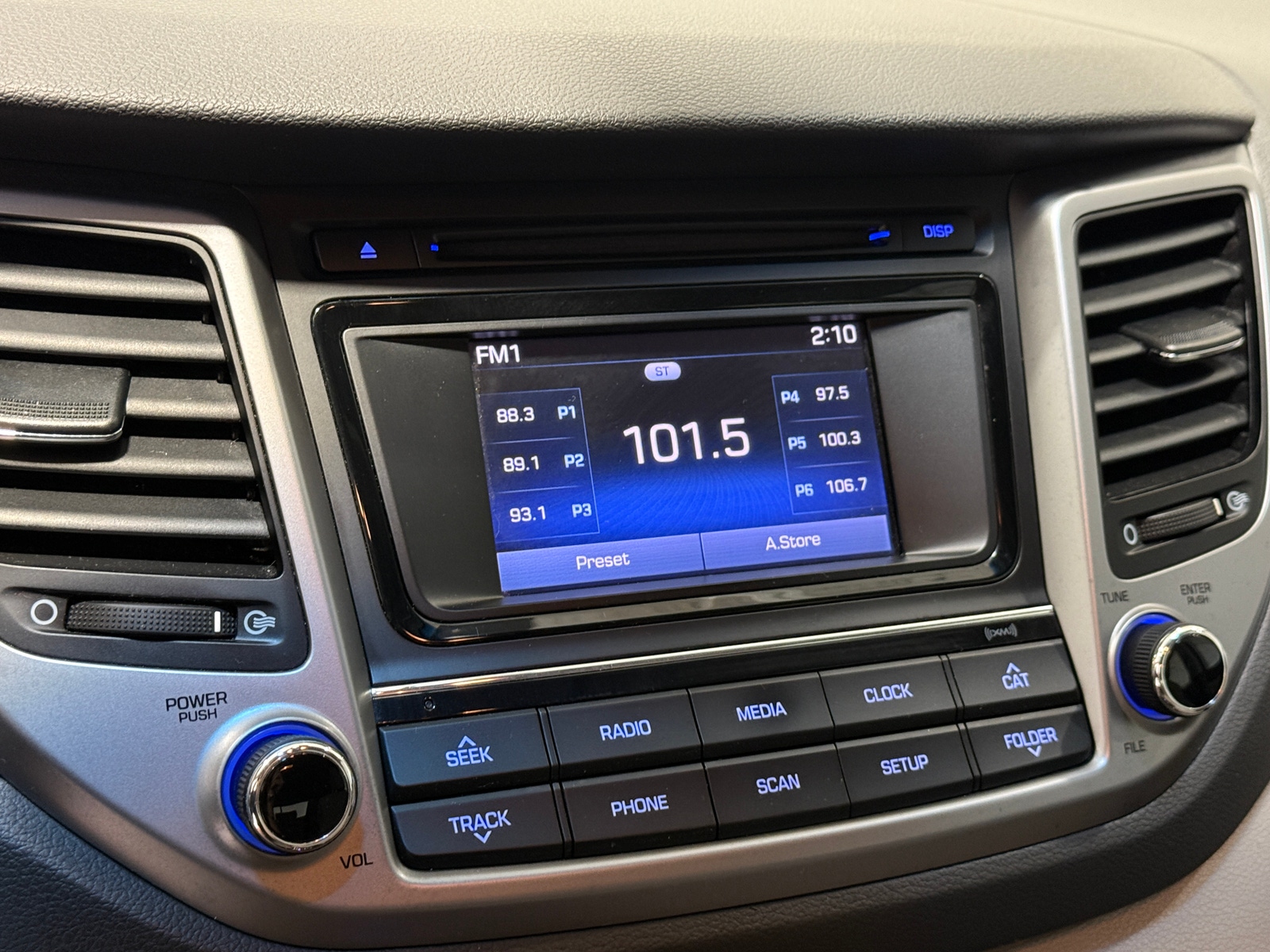 Thumbnail: 2016 Hyundai Tucson - 4