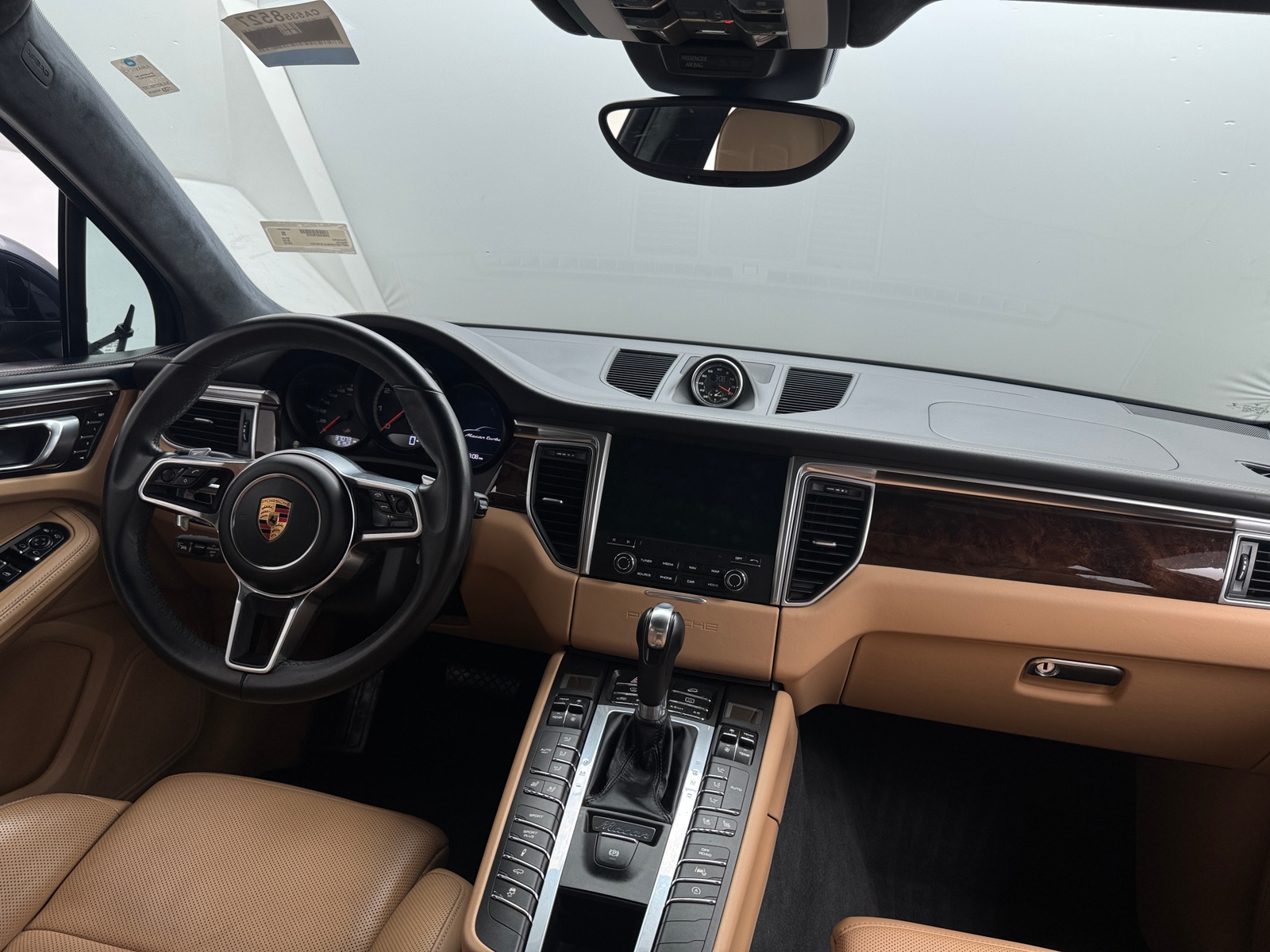 Thumbnail: 2018 Porsche Macan - 2
