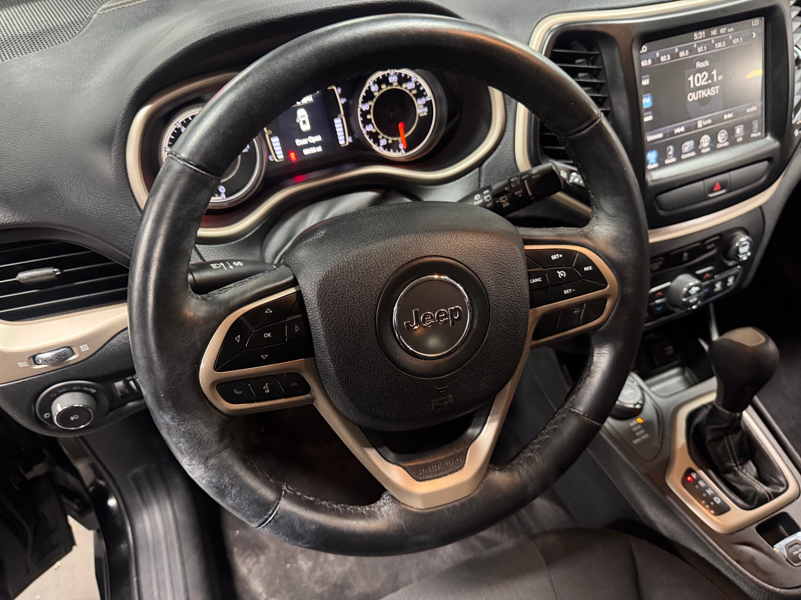 Thumbnail: 2017 Jeep Cherokee - 5