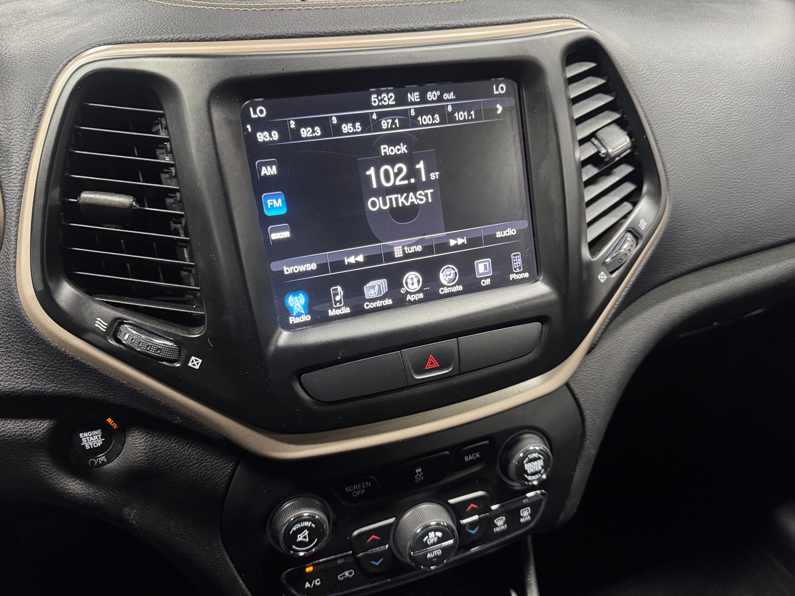 Thumbnail: 2017 Jeep Cherokee - 4