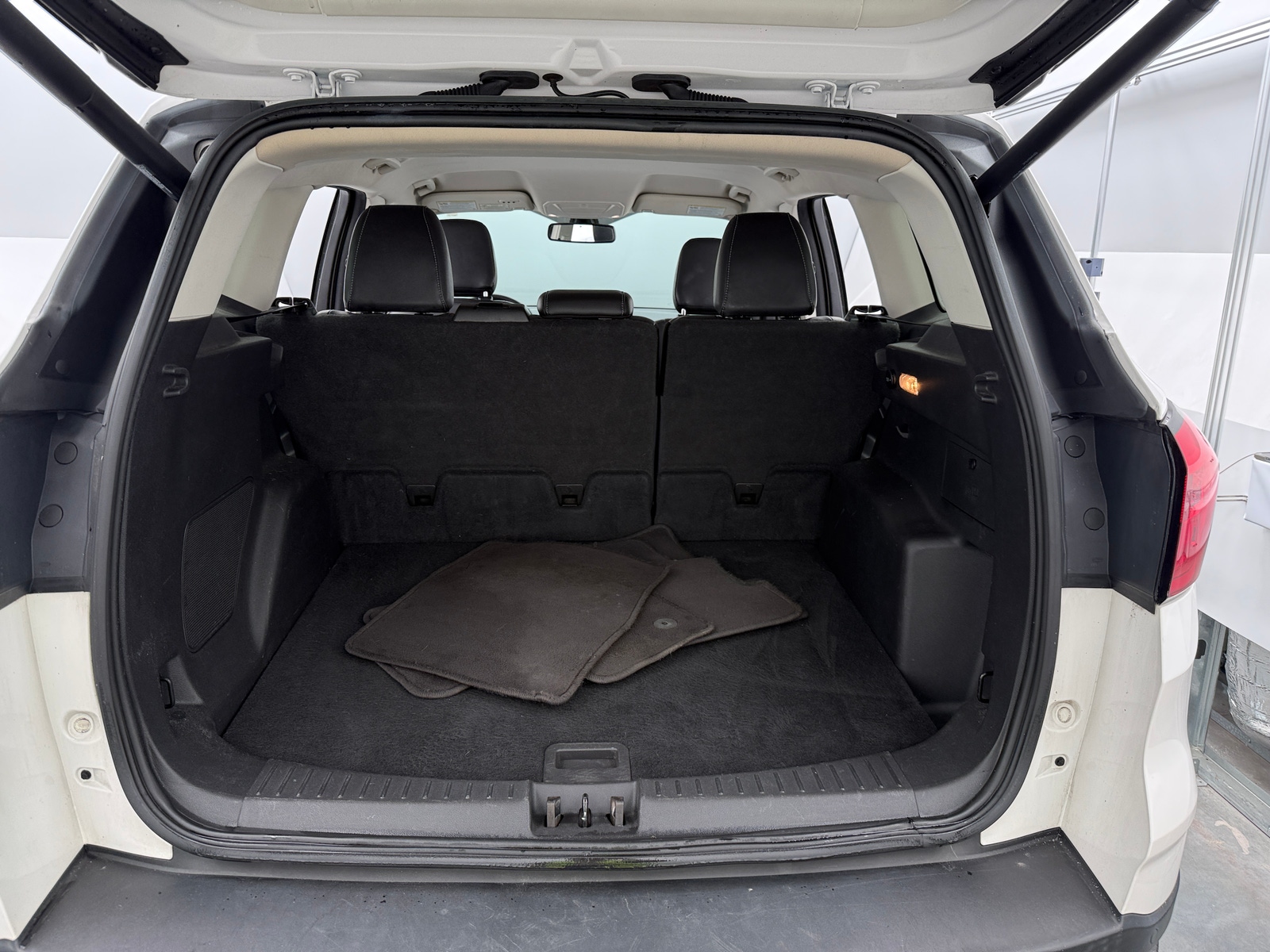 Thumbnail: 2019 Ford Escape - 6
