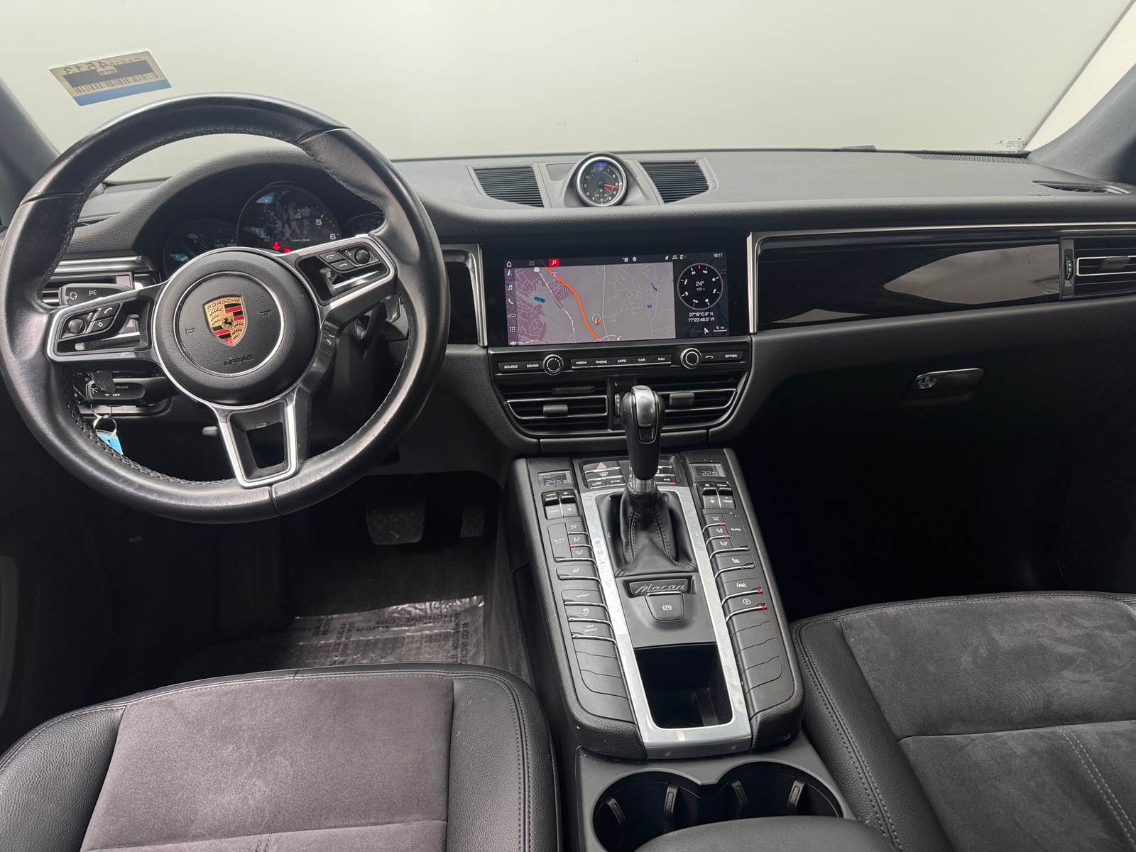 Thumbnail: 2019 Porsche Macan - 2