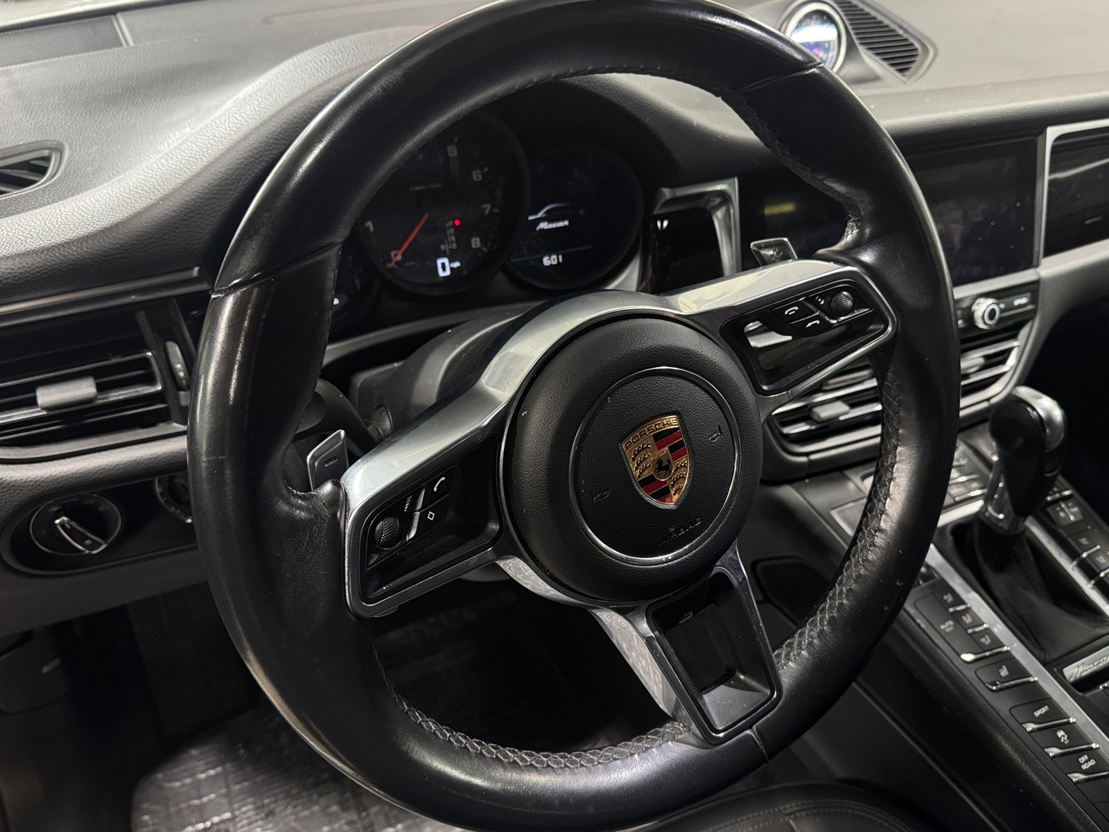 Thumbnail: 2019 Porsche Macan - 4