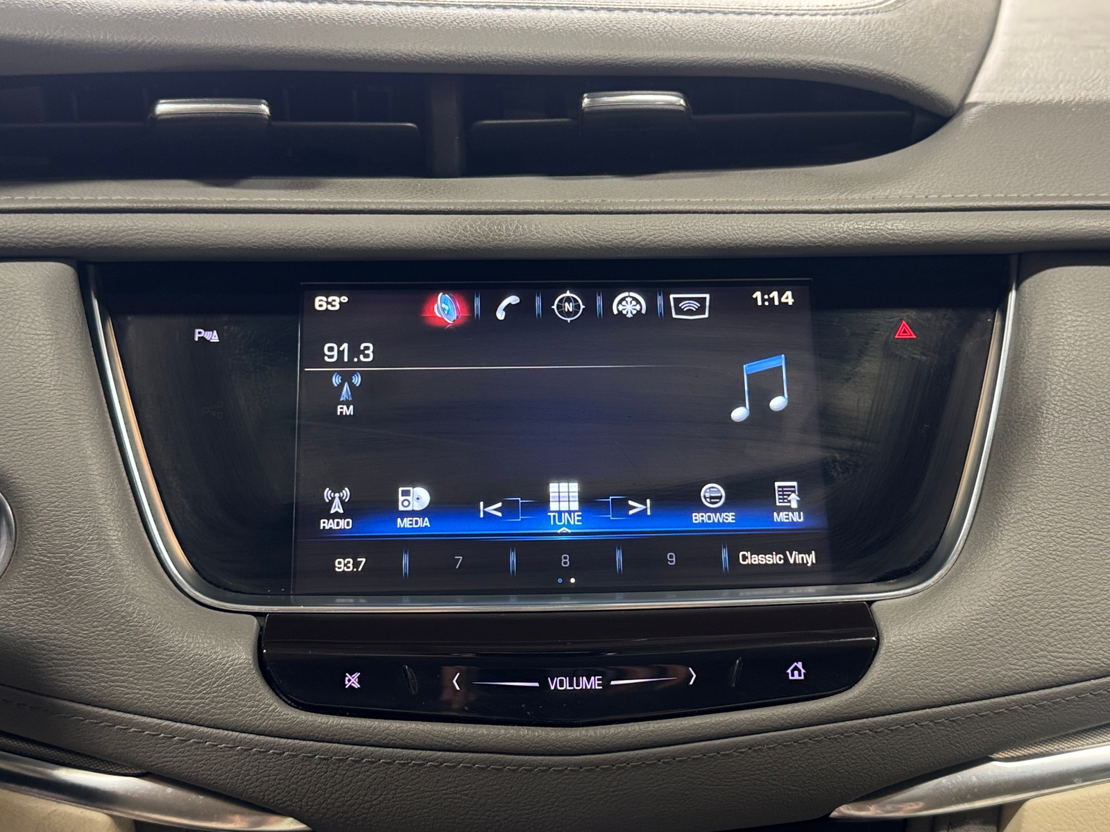 Thumbnail: 2017 Cadillac XT5 - 3