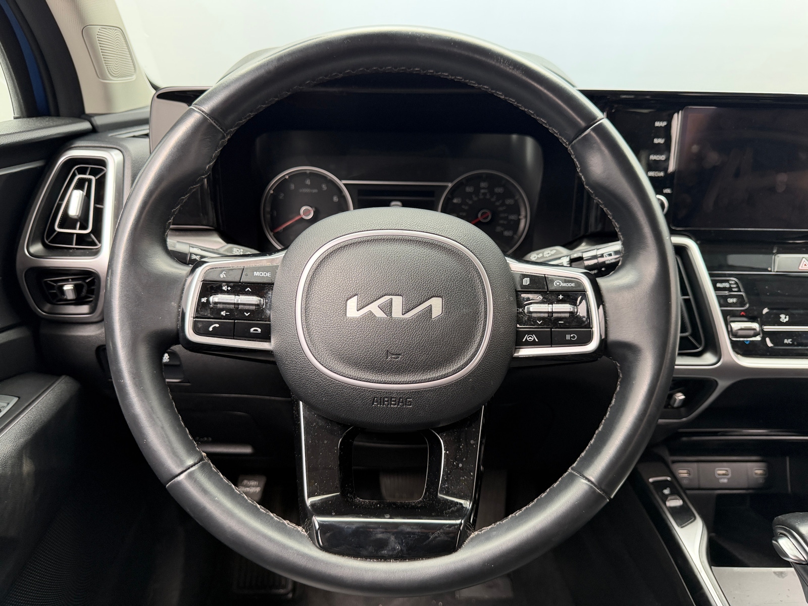 Thumbnail: 2022 Kia Sorento - 5