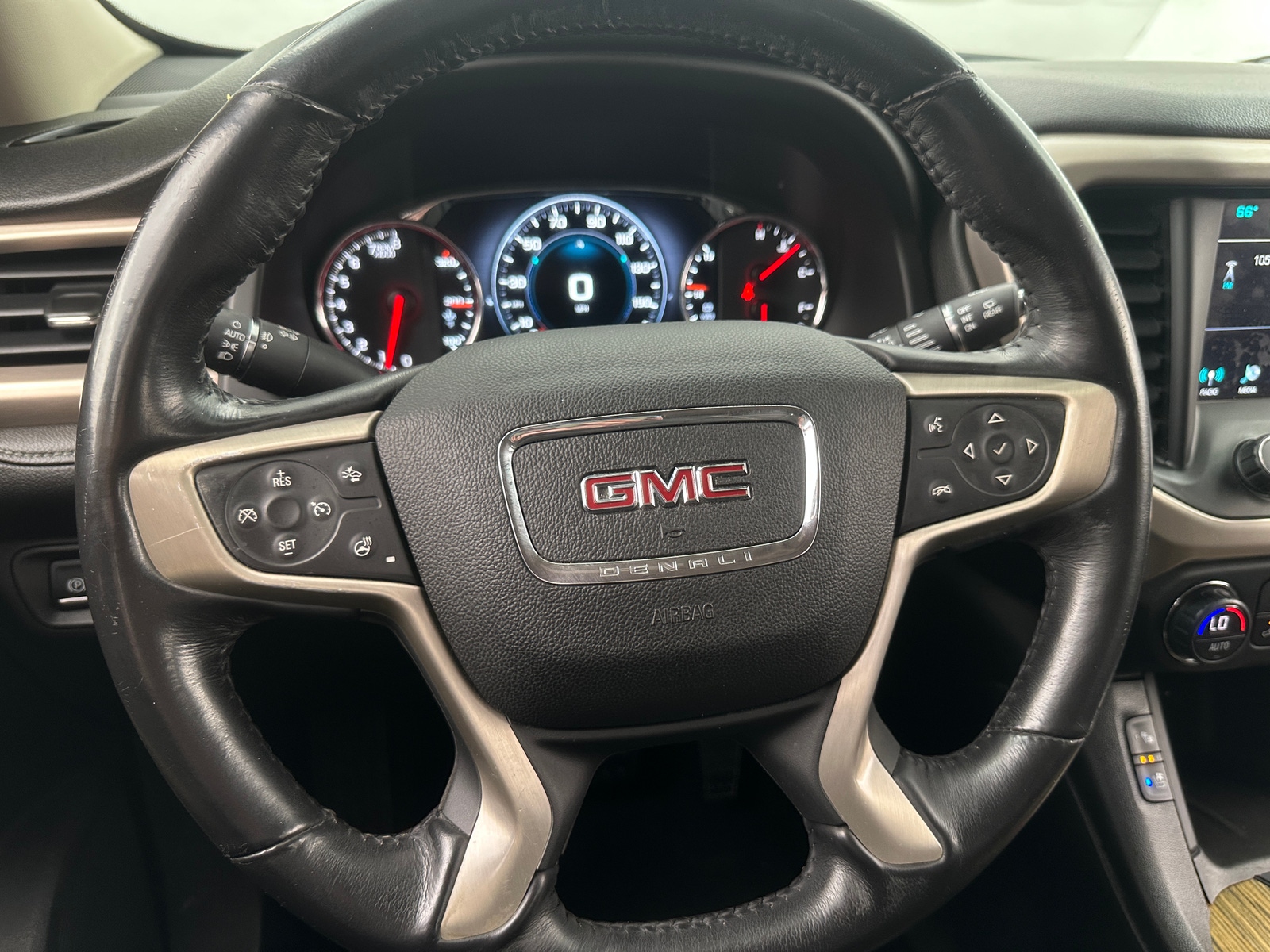 Thumbnail: 2018 GMC Acadia - 4
