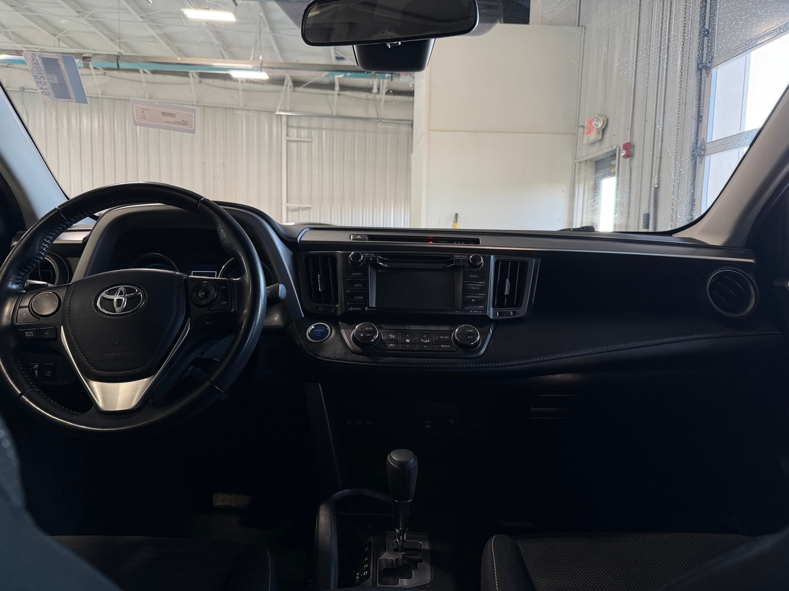 Thumbnail: 2018 Toyota RAV4 - 3