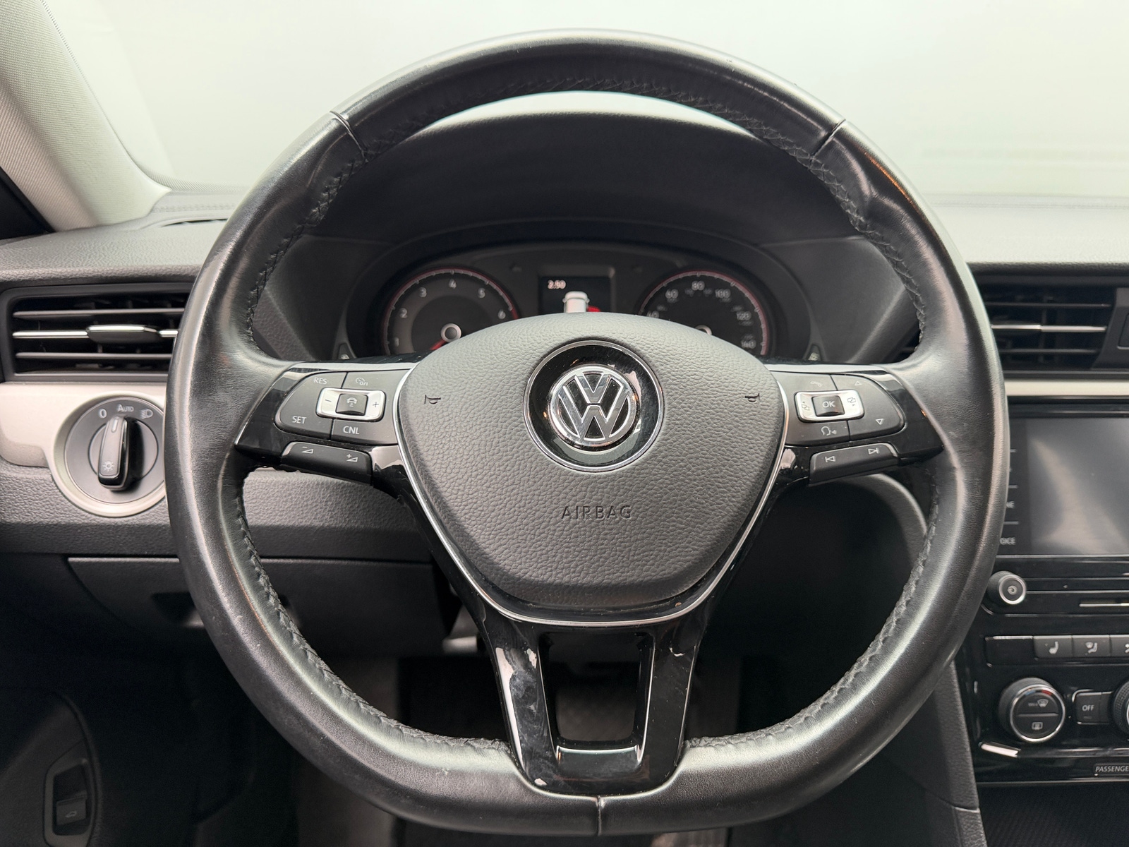 Thumbnail: 2020 Volkswagen Passat - 4