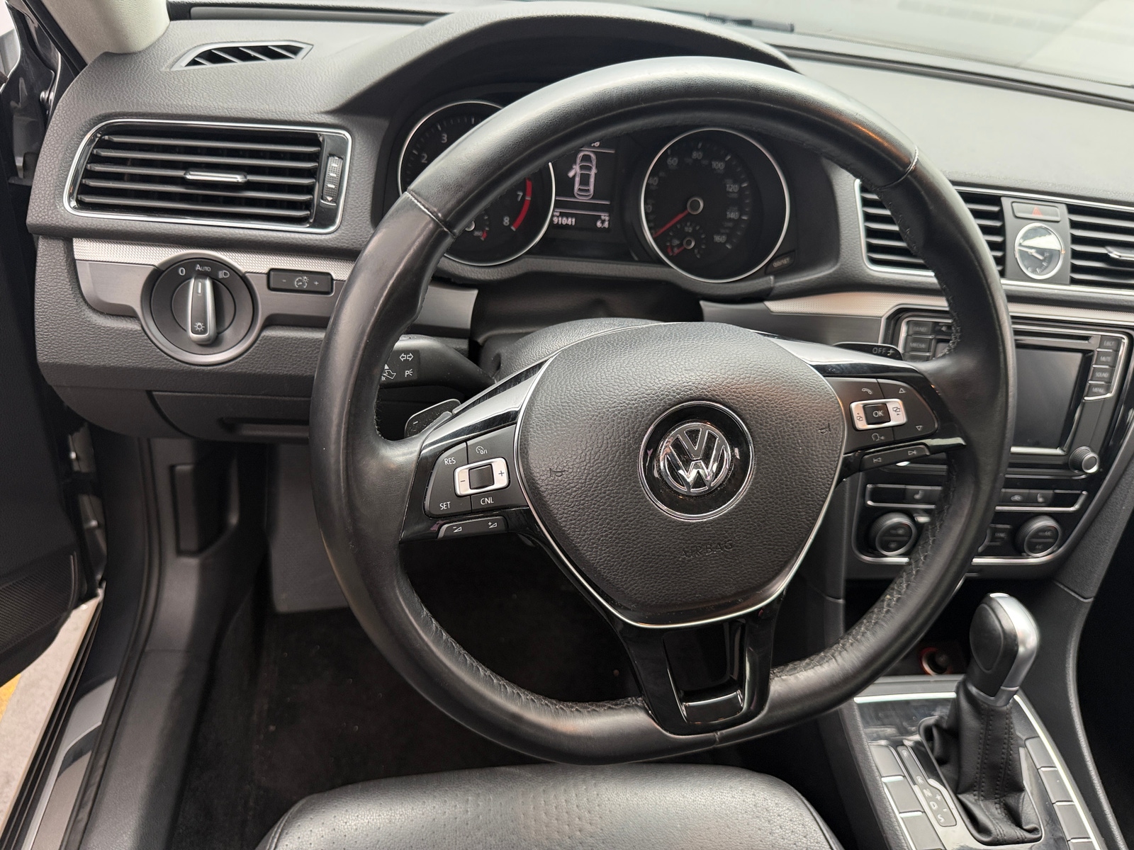 Thumbnail: 2017 Volkswagen Passat - 4