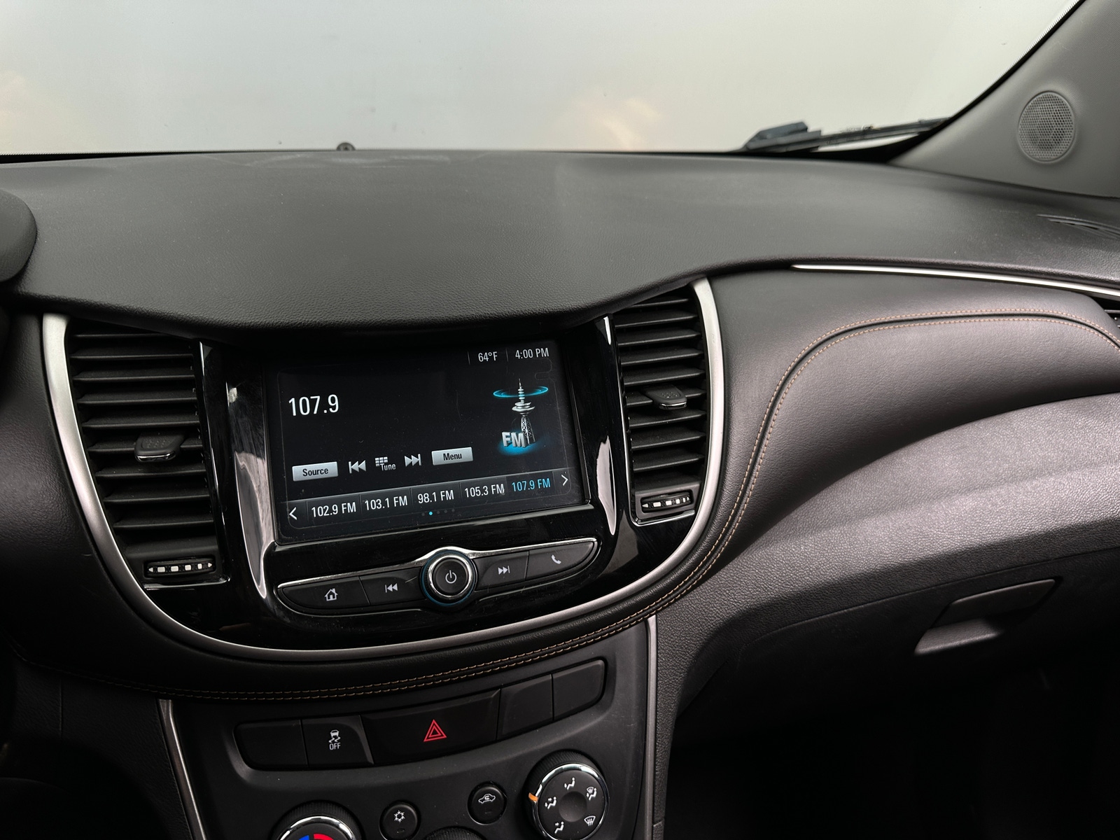Thumbnail: 2017 Chevrolet Trax - 4