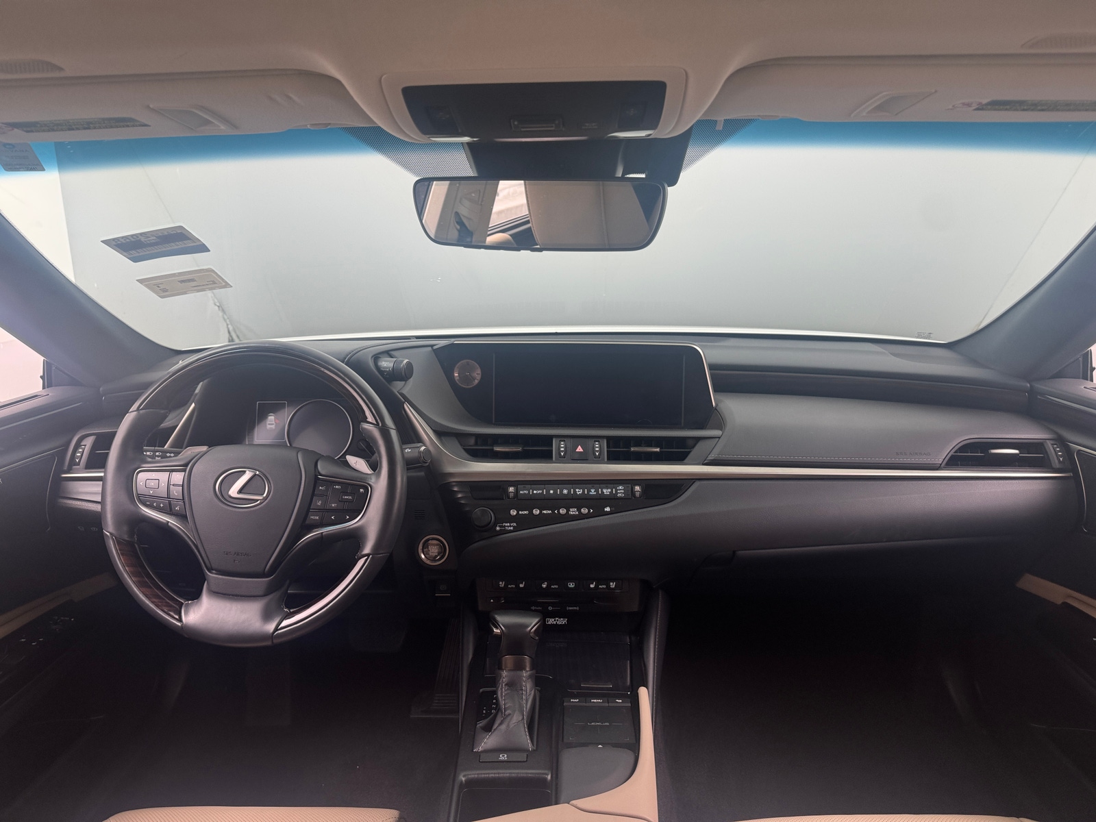 Thumbnail: 2020 Lexus ES - 2