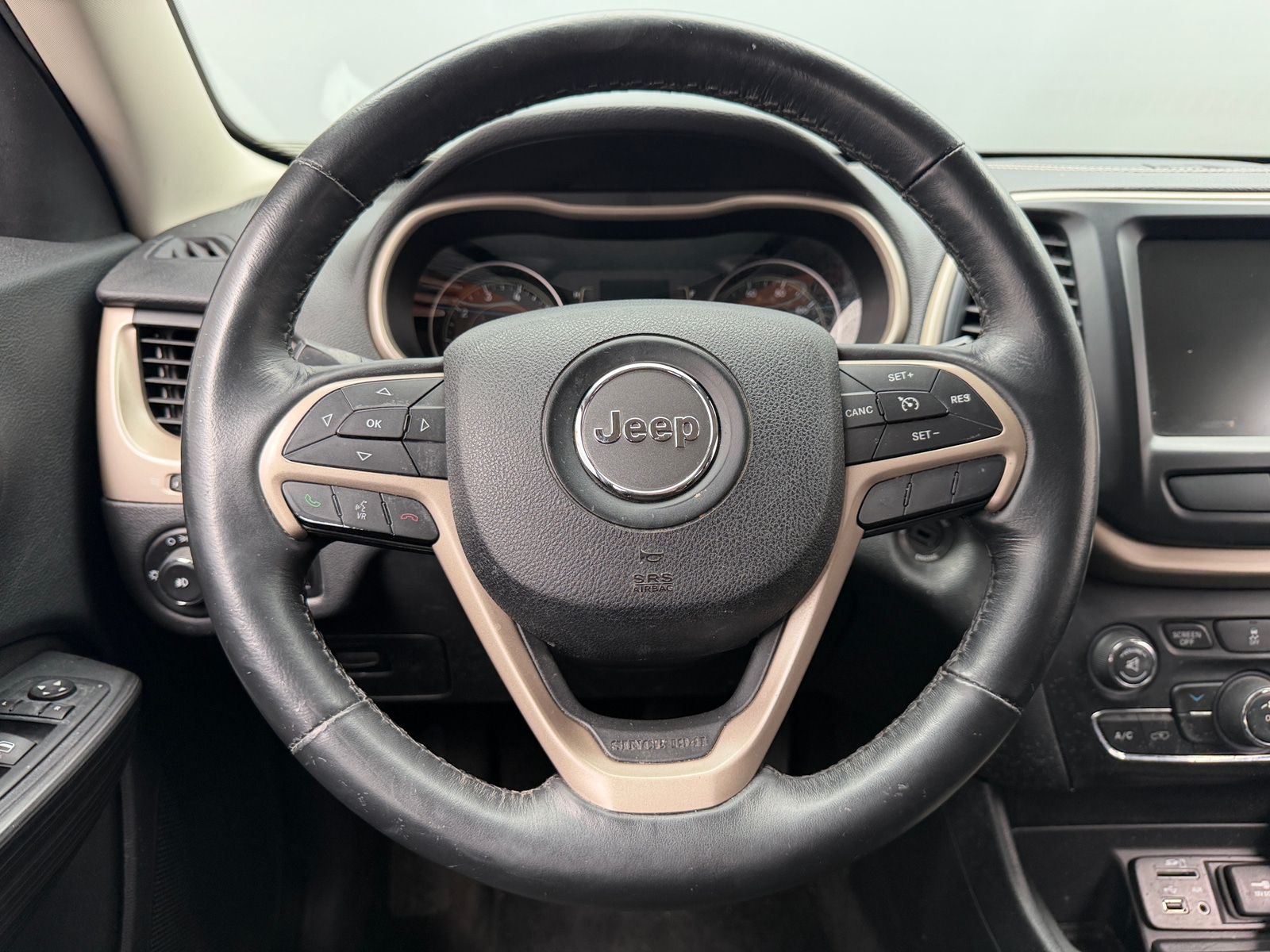 Thumbnail: 2015 Jeep Cherokee - 5