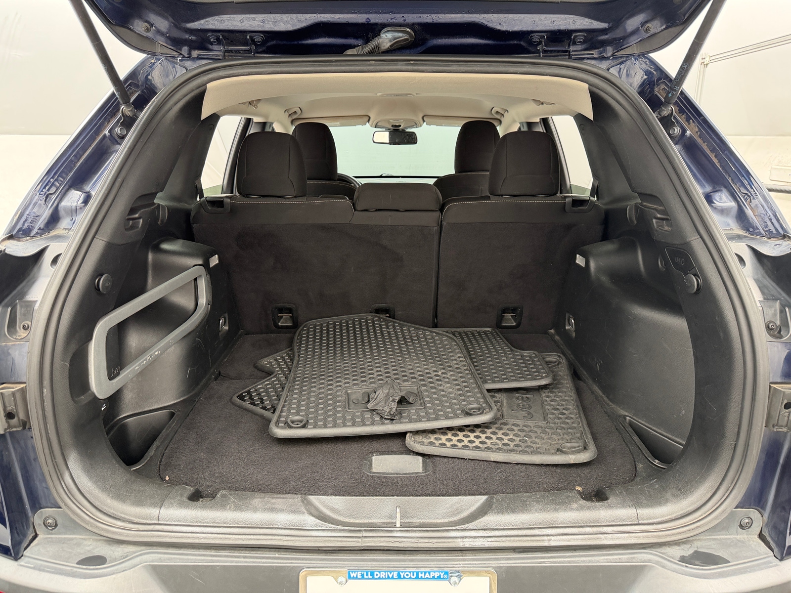 Thumbnail: 2015 Jeep Cherokee - 7