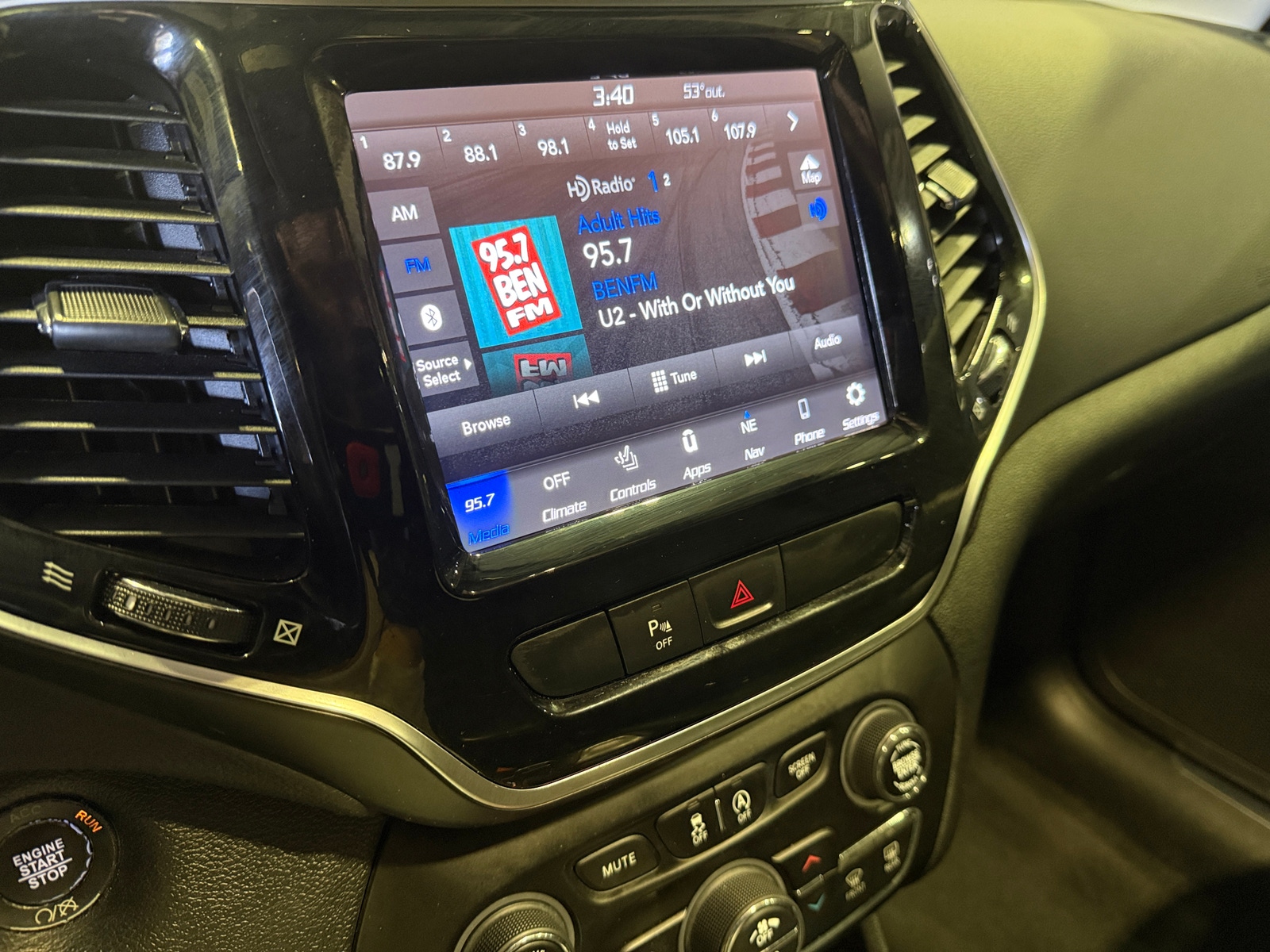 Thumbnail: 2020 Jeep Cherokee - 3