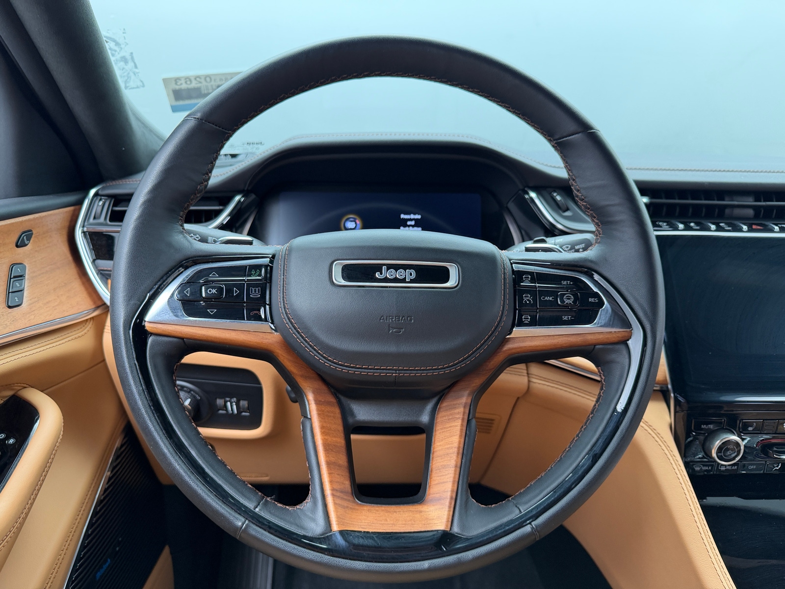 Thumbnail: 2024 Jeep Grand Cherokee L - 4