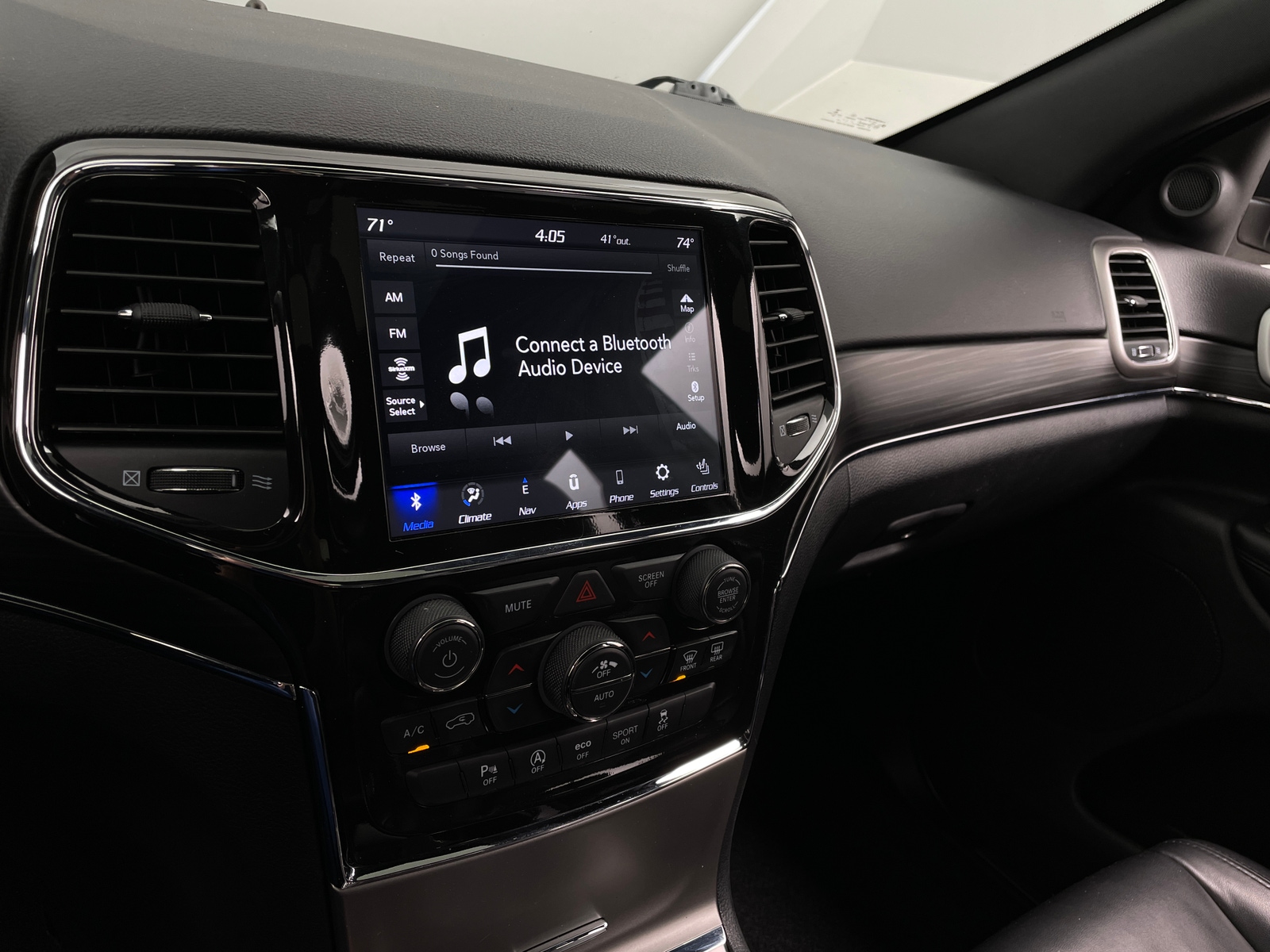 Thumbnail: 2022 Jeep Grand Cherokee - 4
