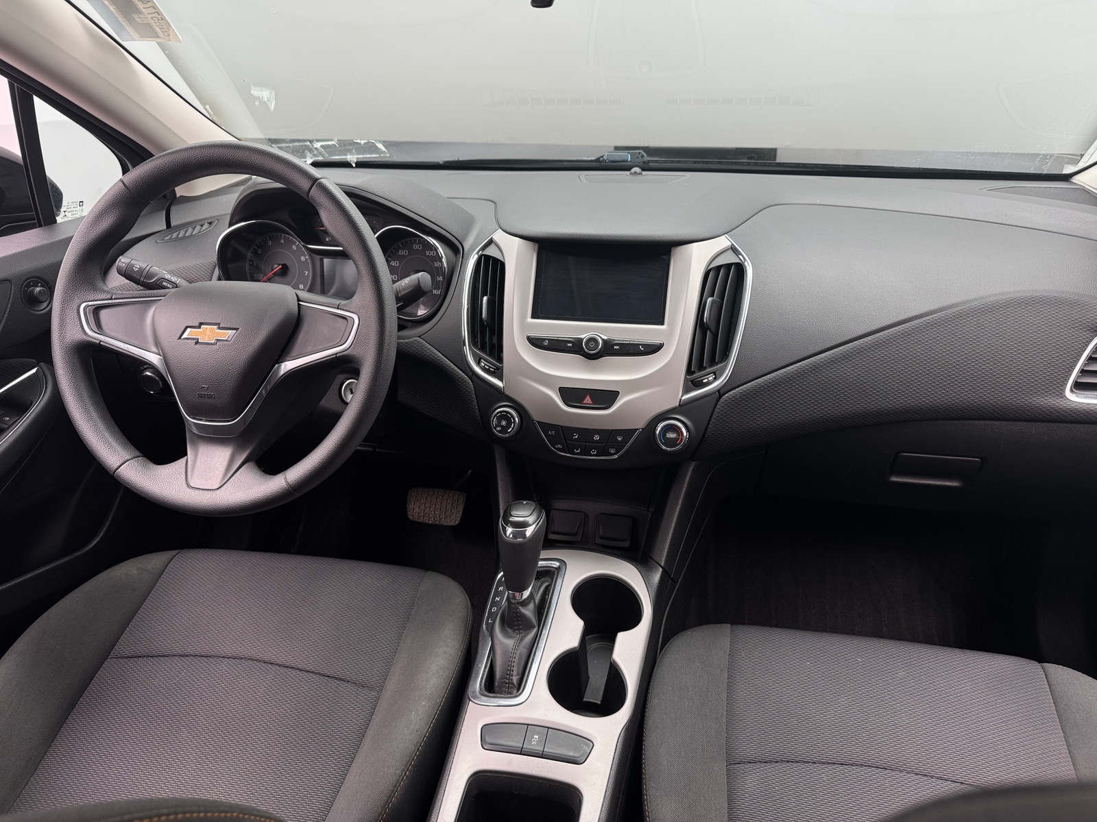 Thumbnail: 2017 Chevrolet Cruze - 3