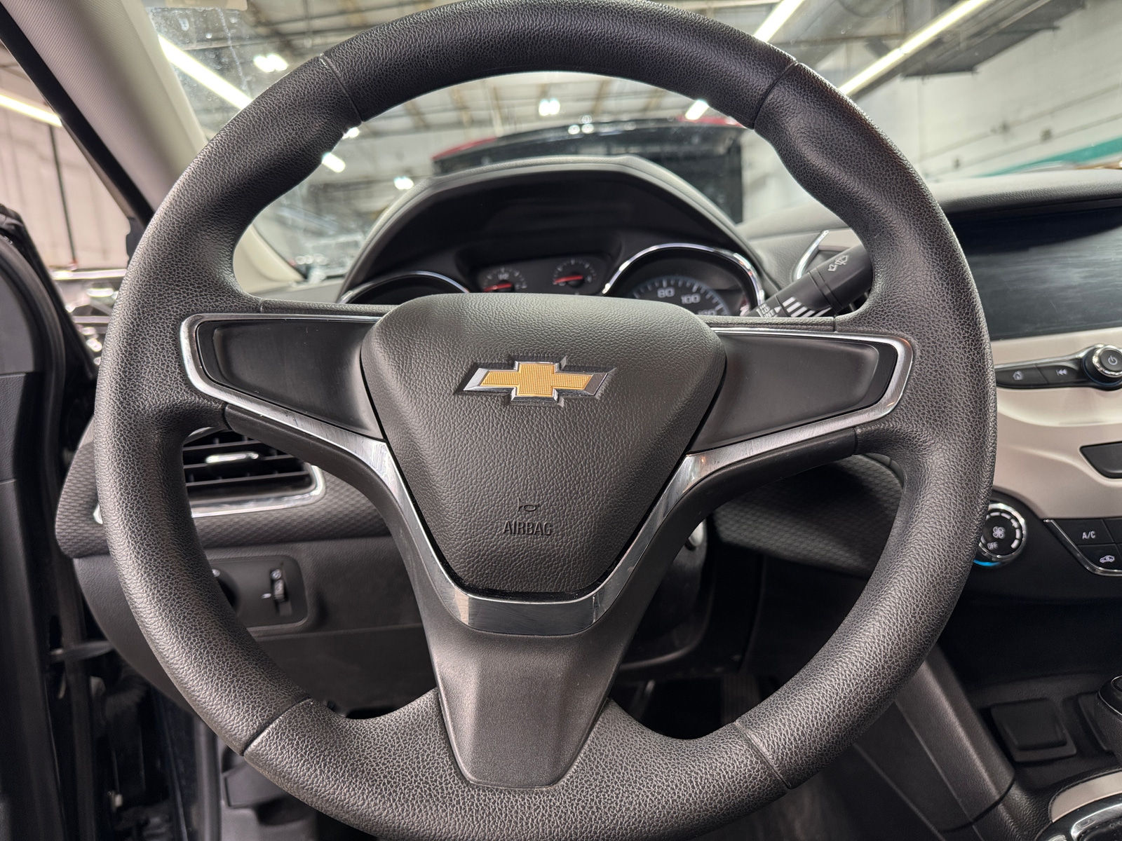 Thumbnail: 2017 Chevrolet Cruze - 5