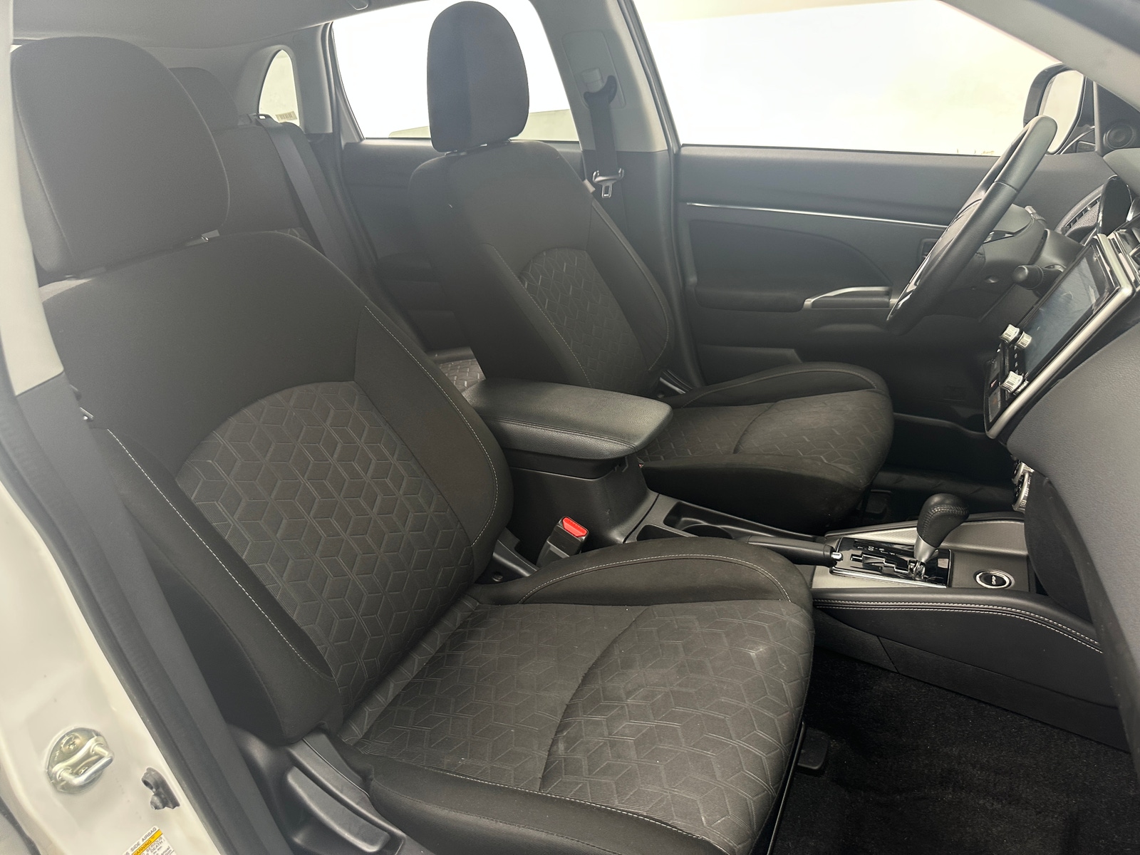 Thumbnail: 2020 Mitsubishi Outlander Sport - 2