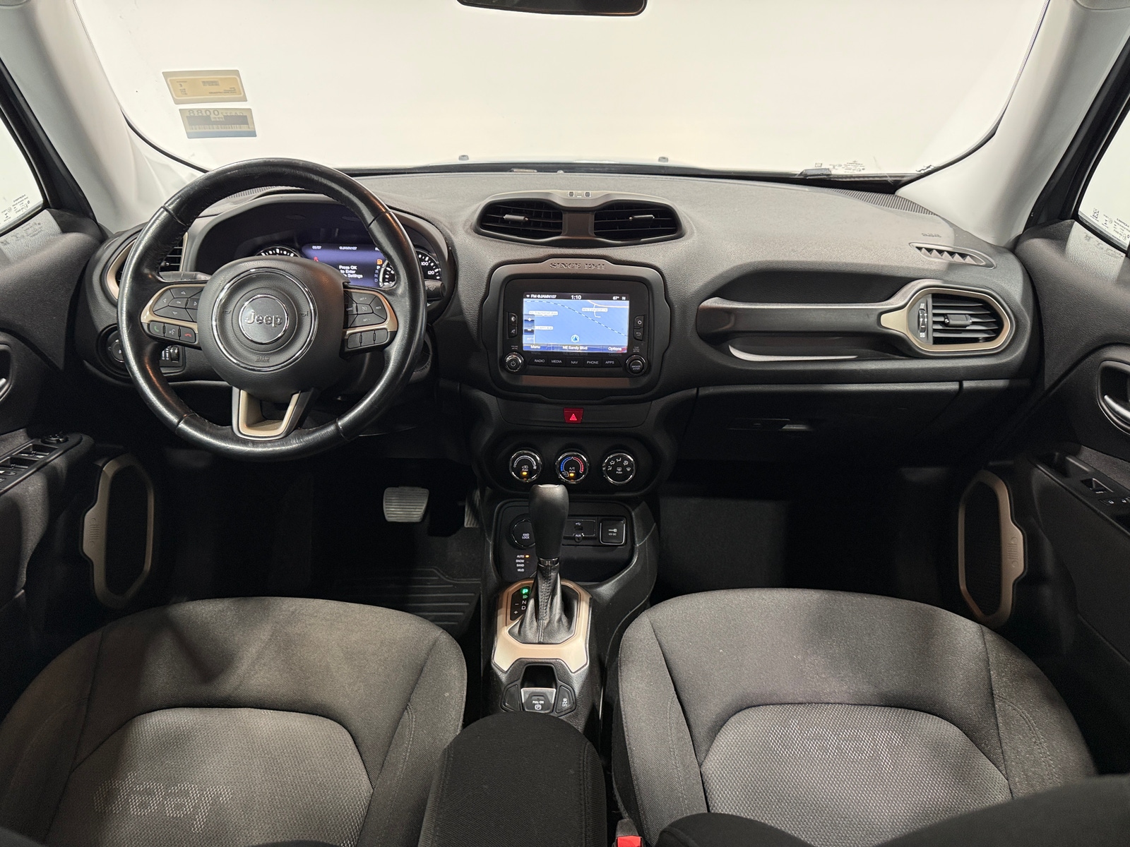 Thumbnail: 2017 Jeep Renegade - 3
