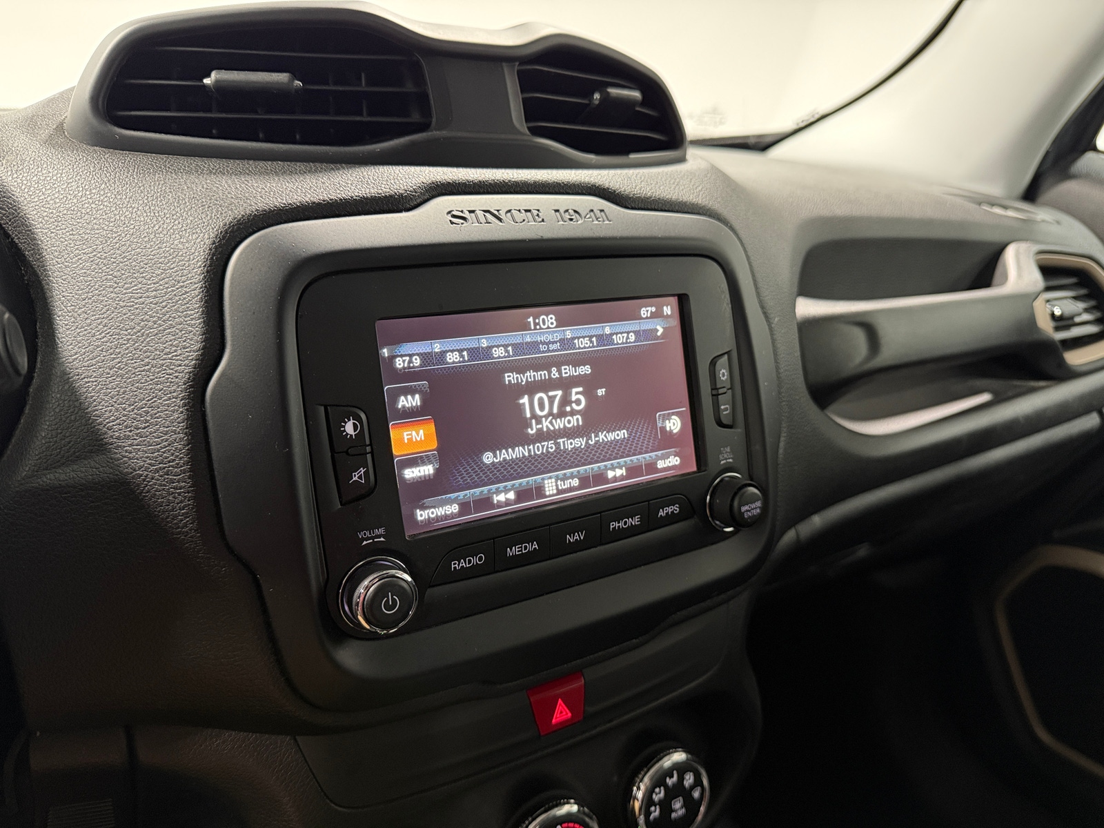 Thumbnail: 2017 Jeep Renegade - 4