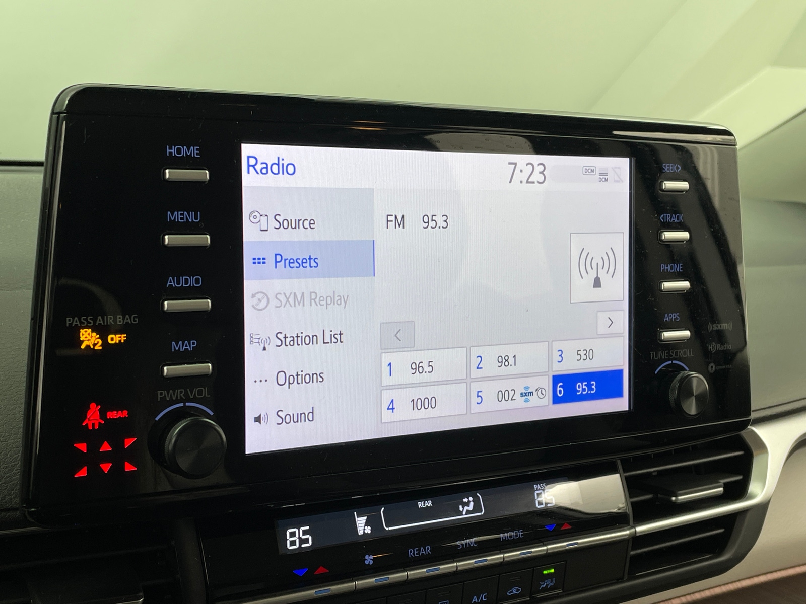 Thumbnail: 2023 Toyota Sienna - 4