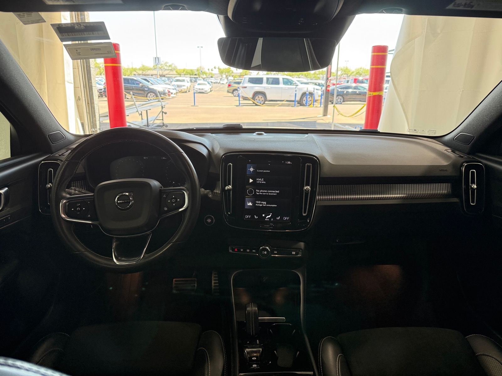 Thumbnail: 2021 Volvo XC40 - 3