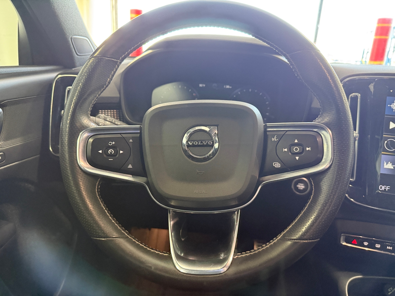 Thumbnail: 2021 Volvo XC40 - 5