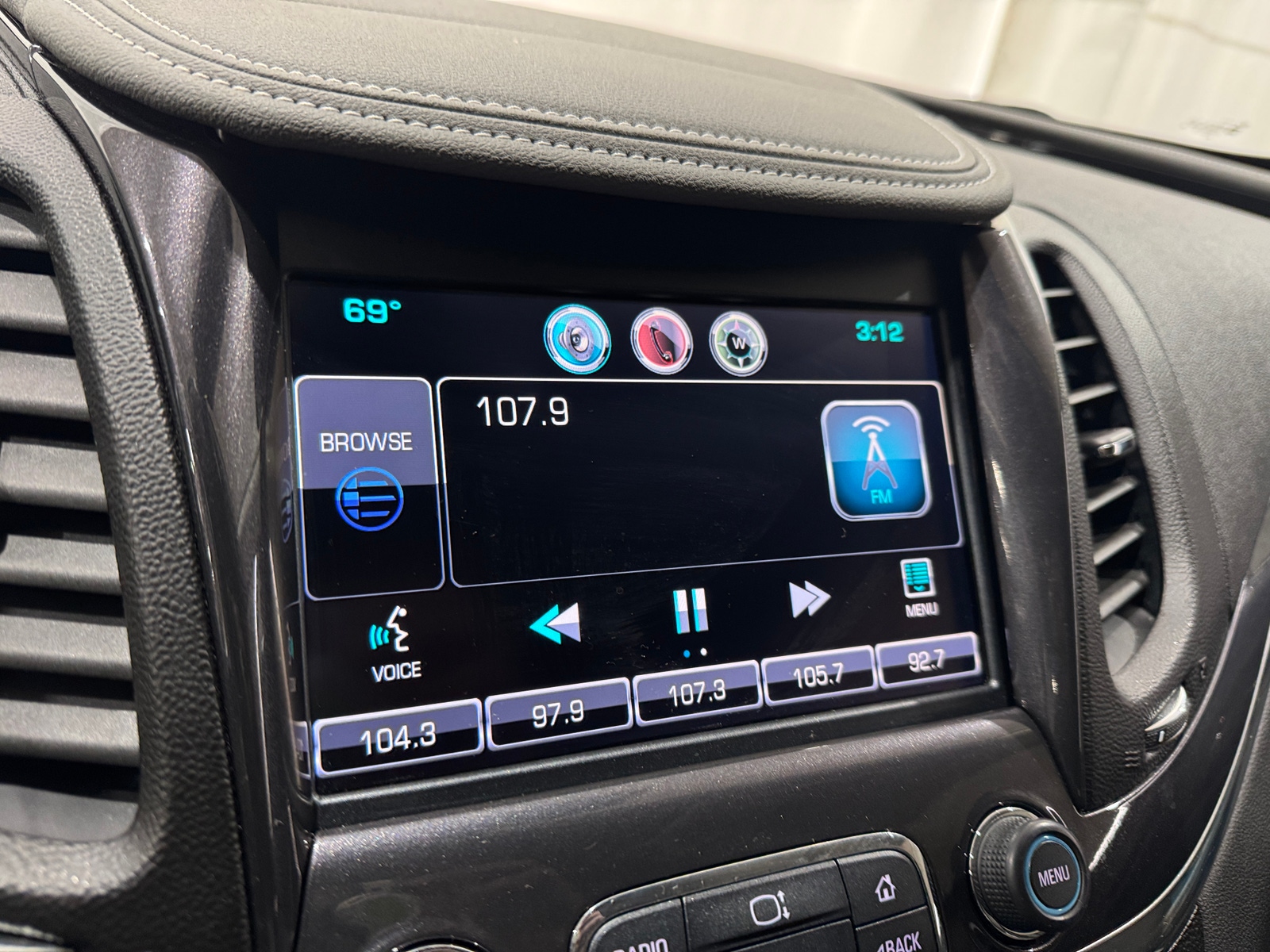 Thumbnail: 2014 Chevrolet Impala - 3