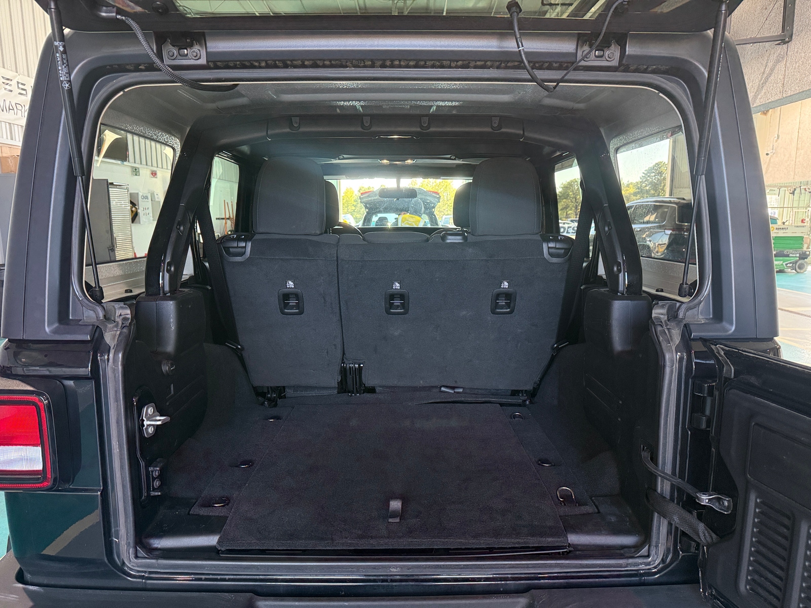 Thumbnail: 2021 Jeep Wrangler - 7