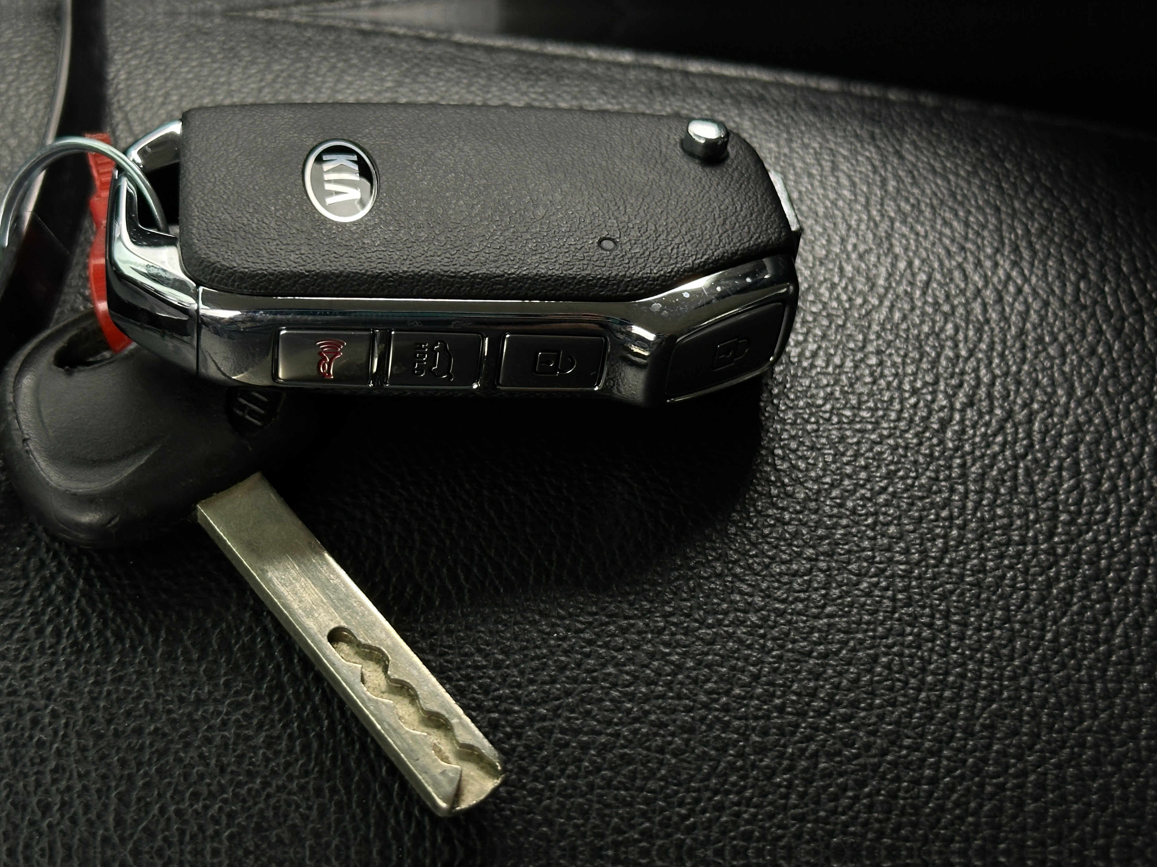 Used 2020 Kia Soul LX with VIN KNDJ23AUXL7070411 for sale in Auburn, WA