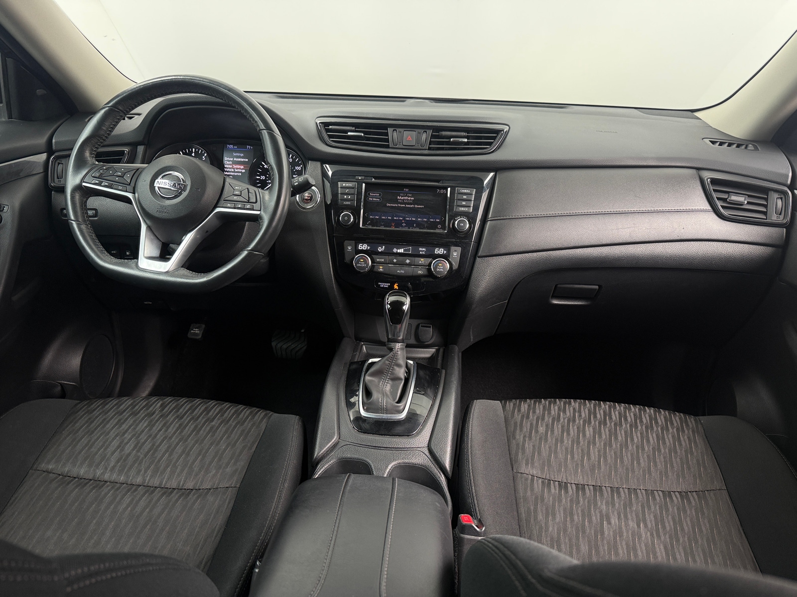 Thumbnail: 2018 Nissan Rogue - 3